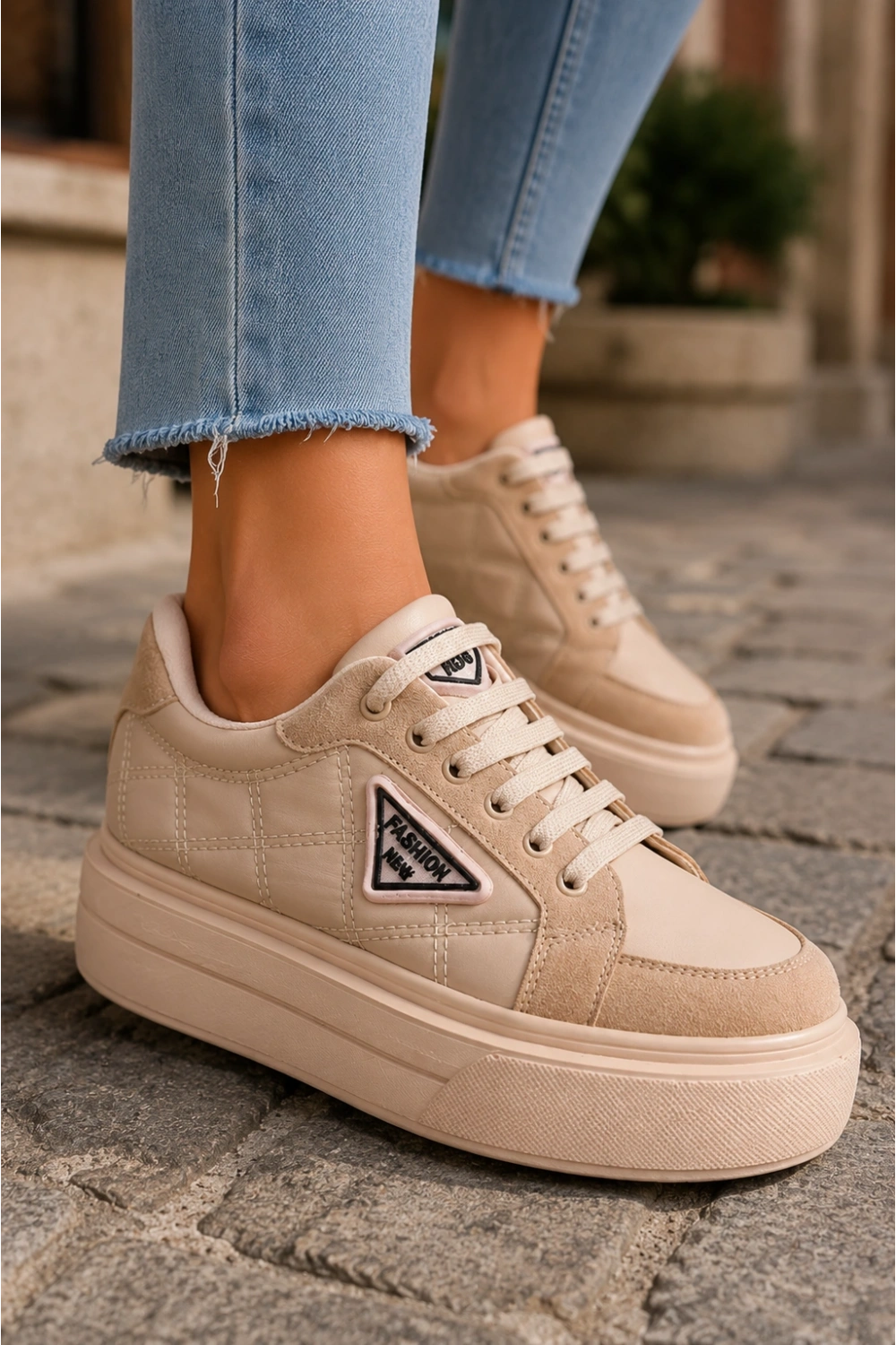 Pinter  Bağcıklı Ortopedik Taban Desenli Kadın Sneaker Spor Ayakkabı - Ten