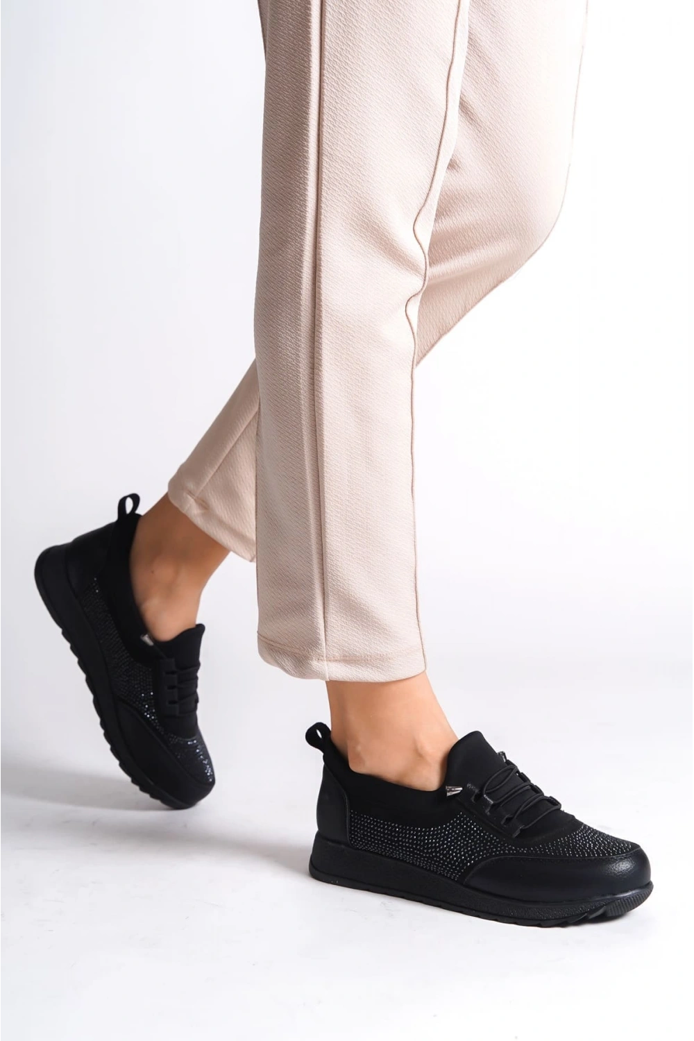 Sincere Rahat Taban Bağcıklı Taş Detaylı Kadın Sneaker Ayakkabı - Siyah