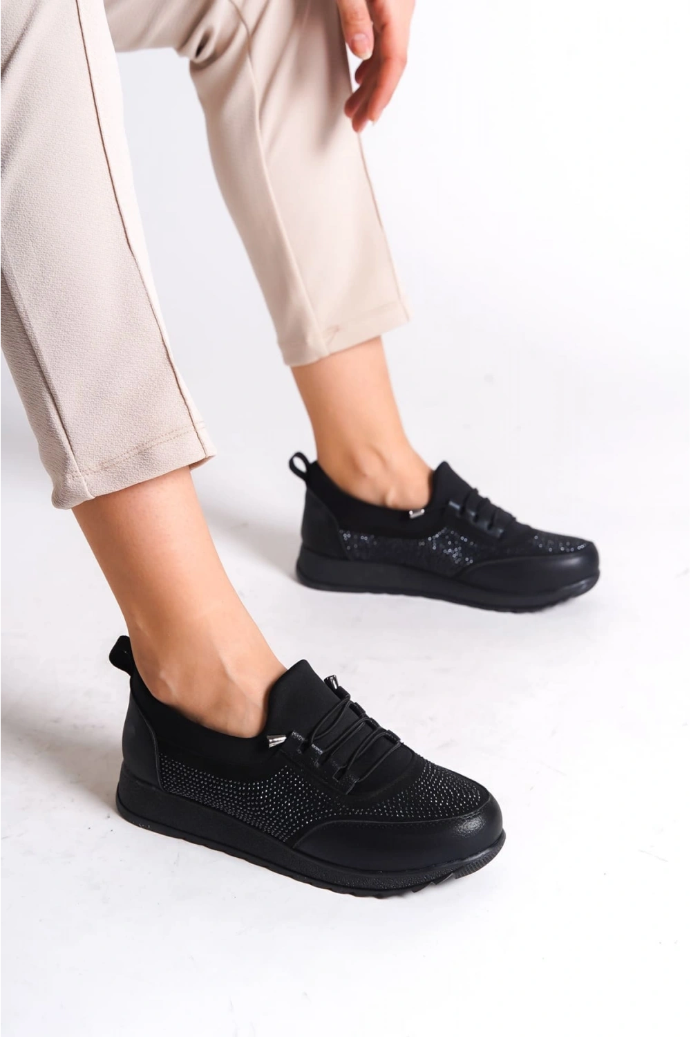 Sincere Rahat Taban Bağcıklı Taş Detaylı Kadın Sneaker Ayakkabı - Siyah