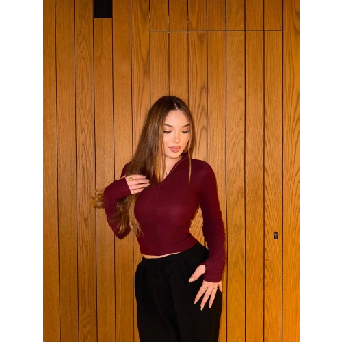 Gizli Fermuarlı Parmak Geçirmeli Kırmızı Bluz