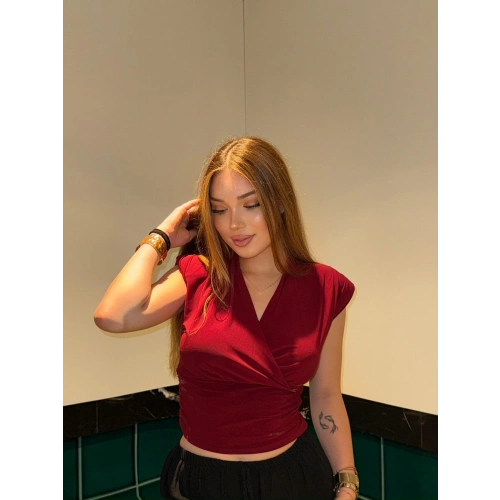 Vatkalı Kırmızı Bluz