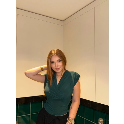 Vatkalı Koyu Yeşil Bluz