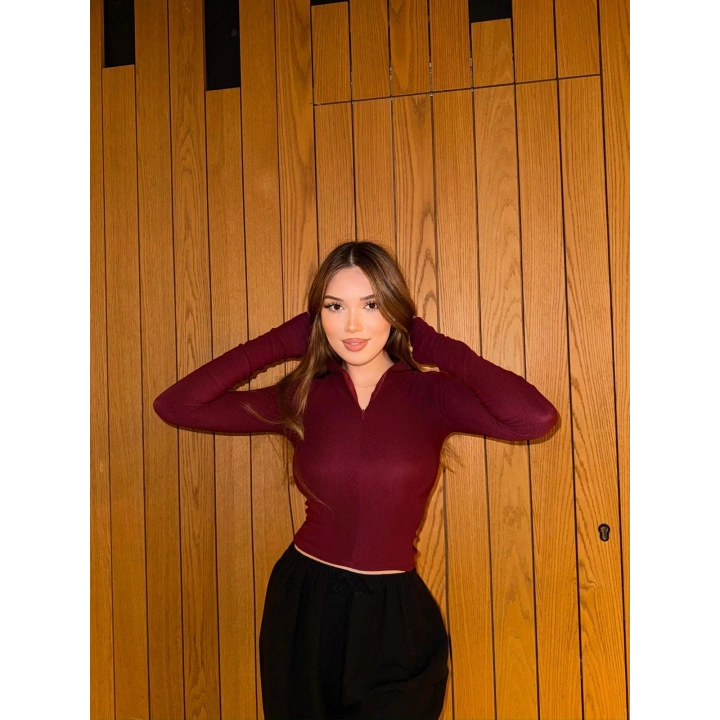 Gizli Fermuarlı Parmak Geçirmeli Kırmızı Bluz