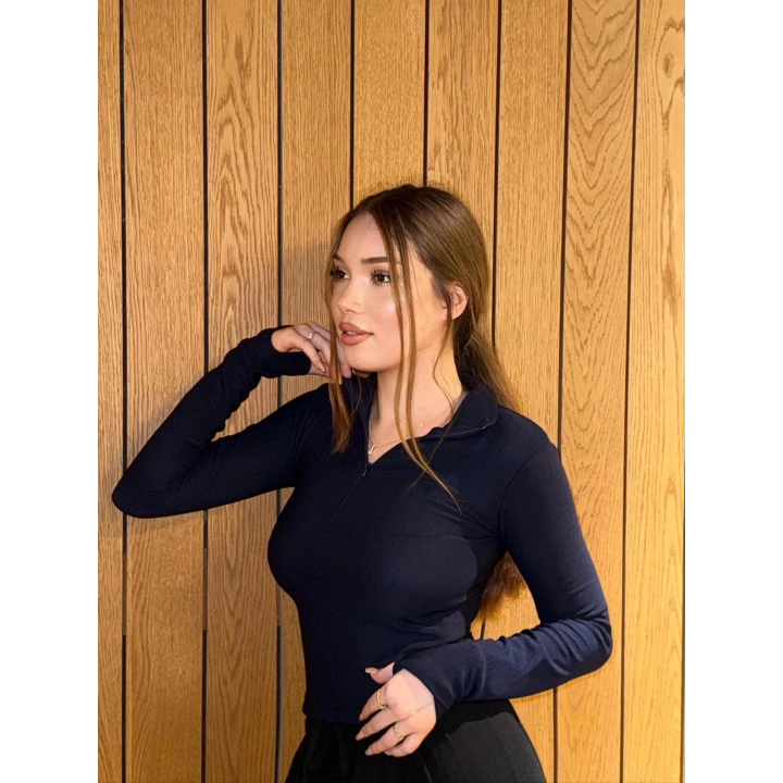 Gizli Fermuarlı Parmak Geçirmeli Lacivert Bluz