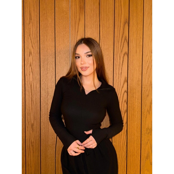 Gizli Fermuarlı Parmak Geçirmeli Siyah Bluz