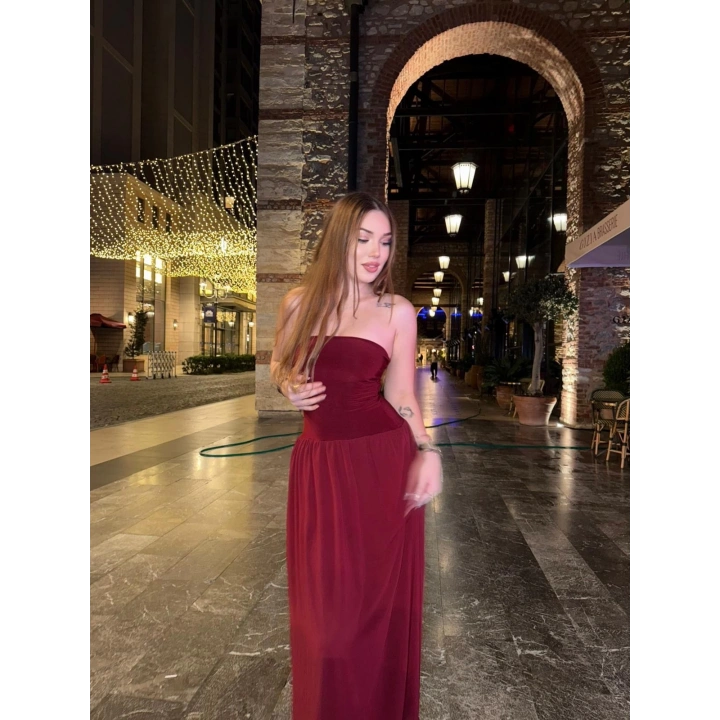 Straplez Kırmızı Uzun Elbise