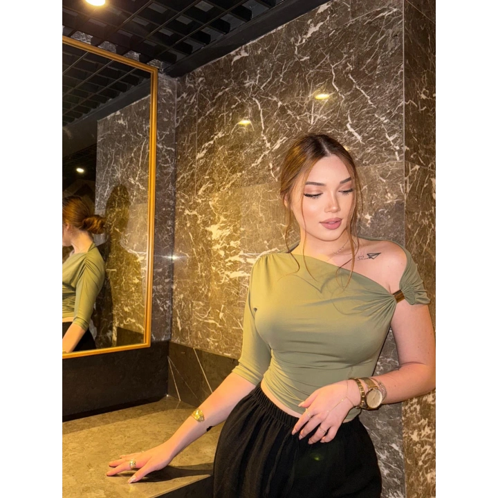 Tek Kol Toka Detay Yeşil Bluz