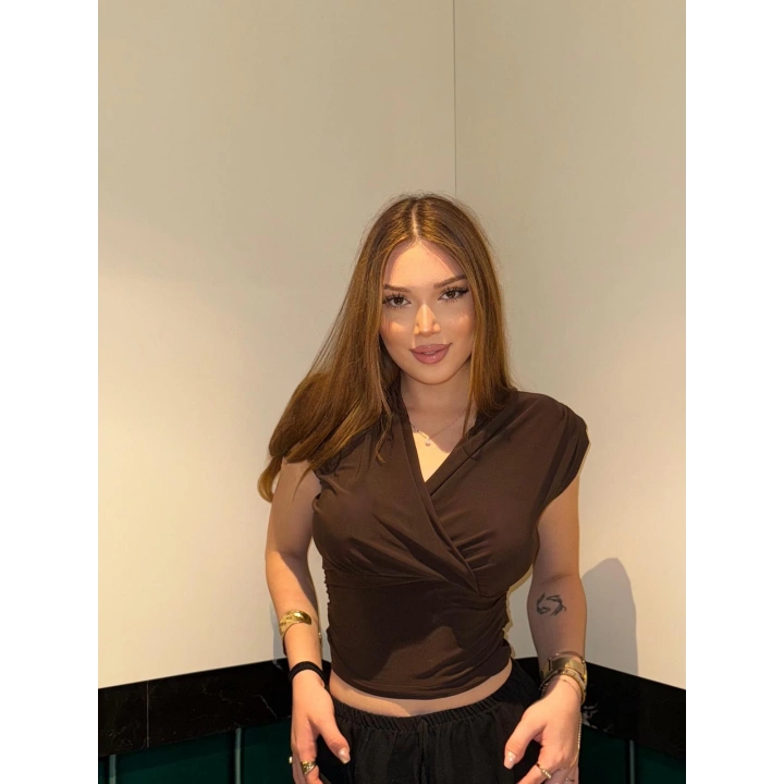 Vatkalı Kahverengi Bluz