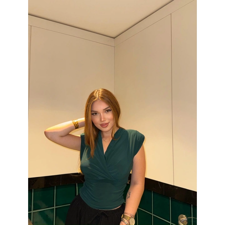 Vatkalı Koyu Yeşil Bluz