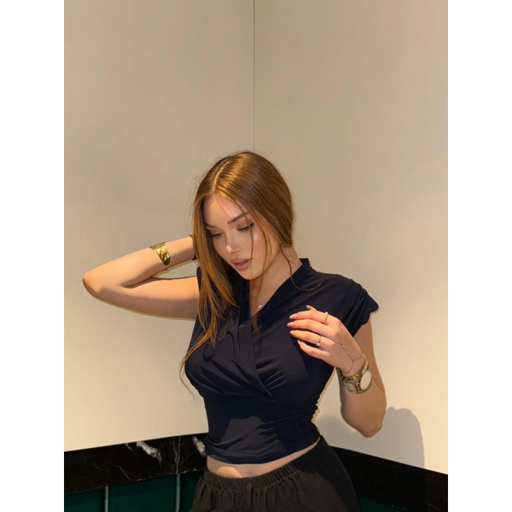 Vatkalı Lacivert Bluz