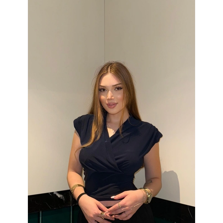 Vatkalı Lacivert Bluz