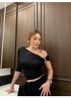 Tek Kol Toka Detay Siyah Bluz