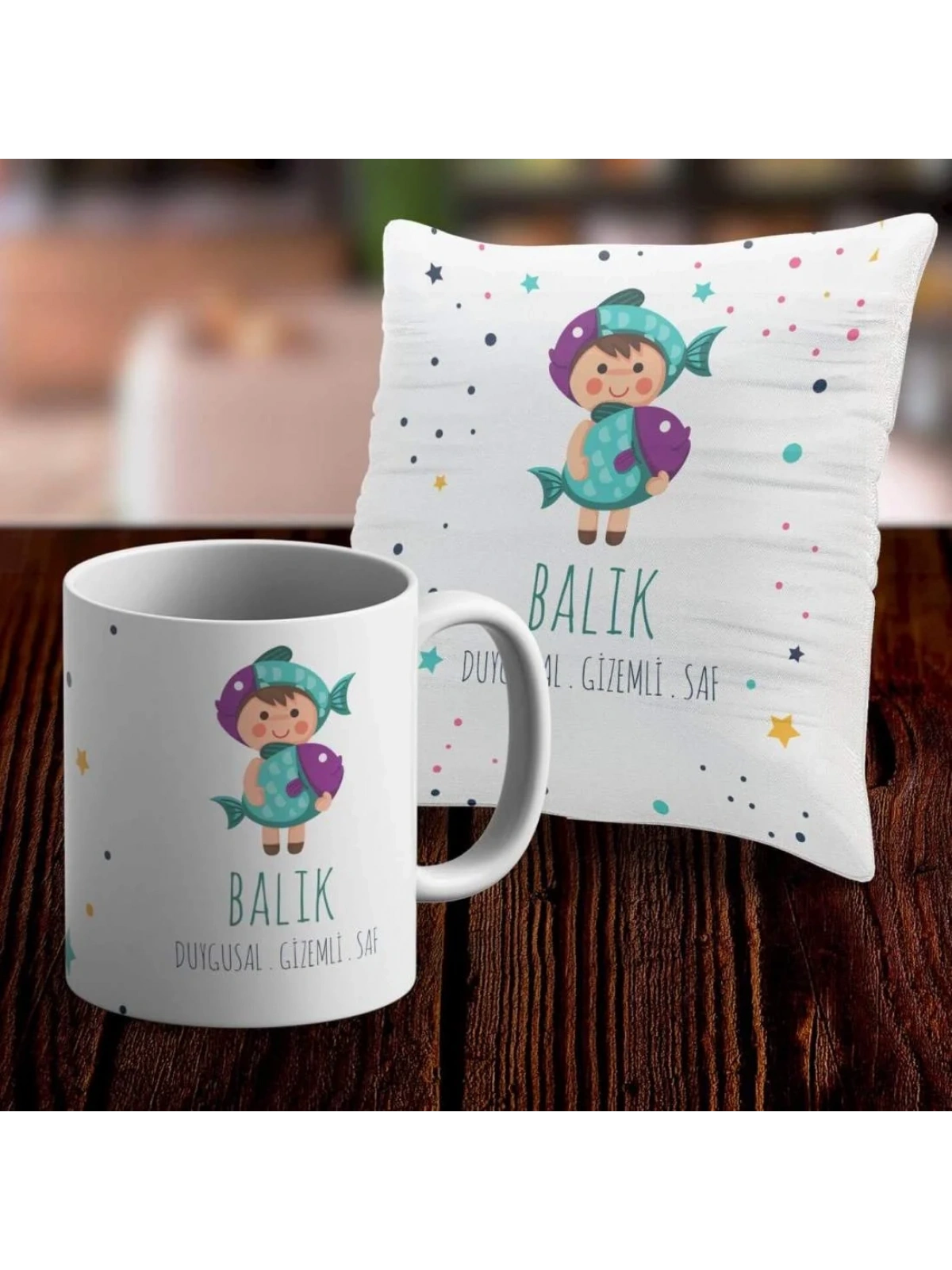 Balık Tasarımlı Sevimli Kupa ve Yastık Kılıfı Seti