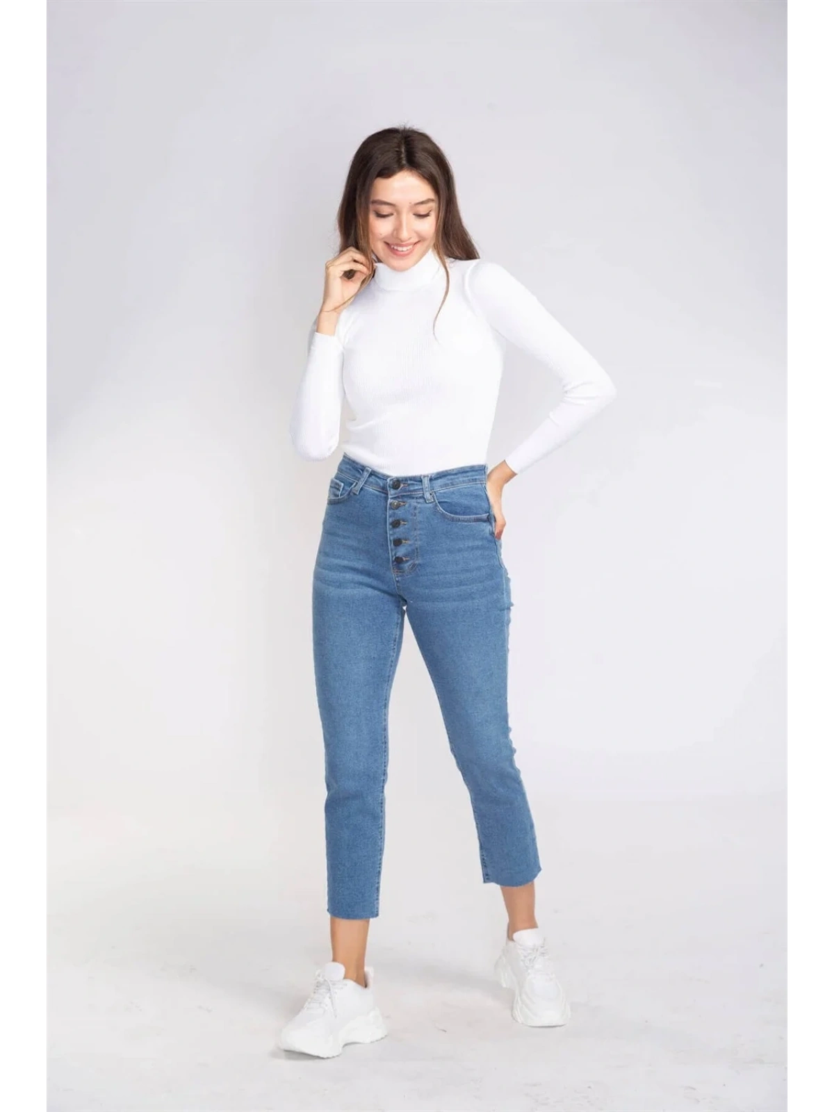 Düğme Detaylı Kesik Paça Slim Fit Jean-MAVİ