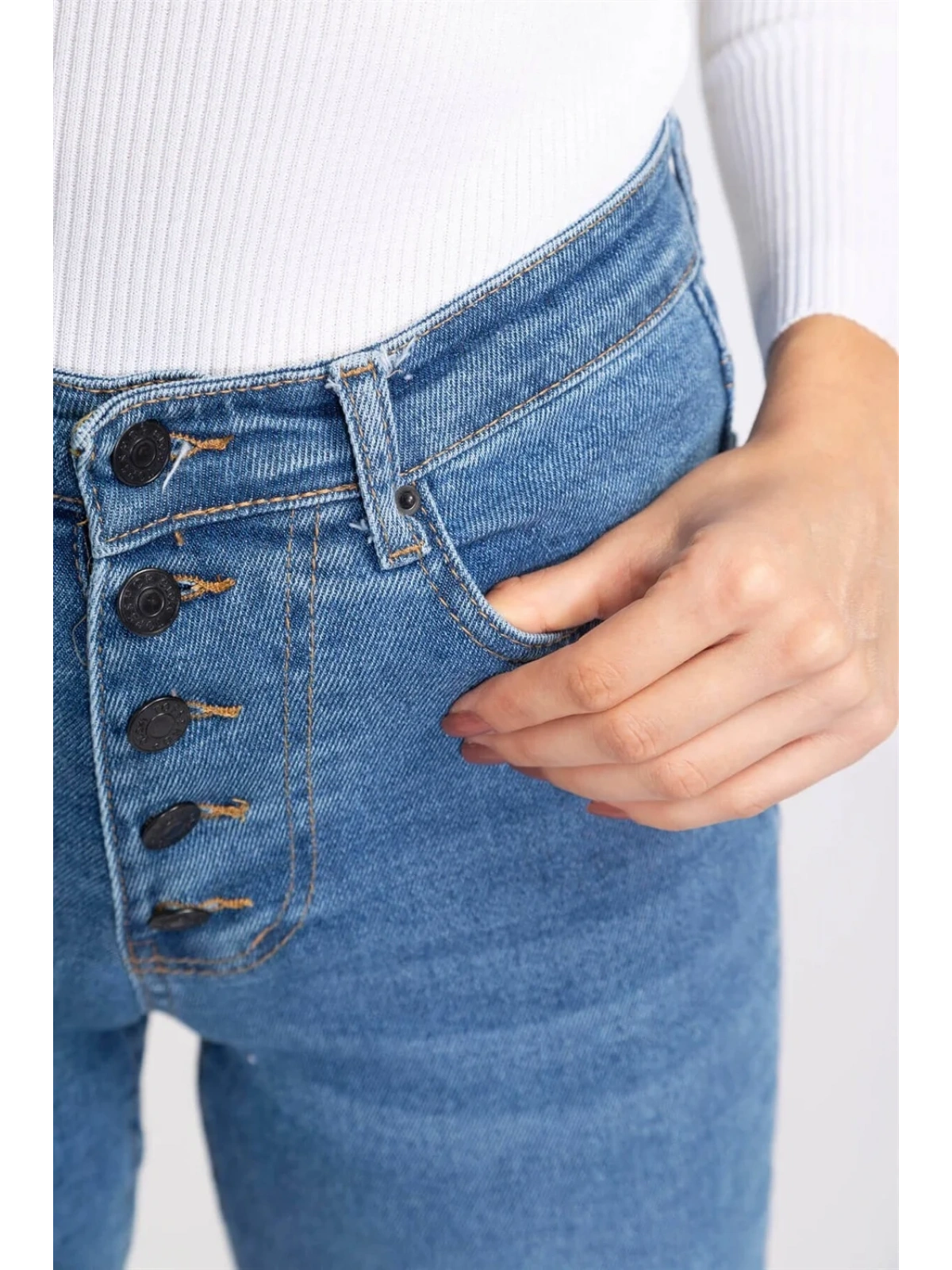 Düğme Detaylı Kesik Paça Slim Fit Jean-MAVİ