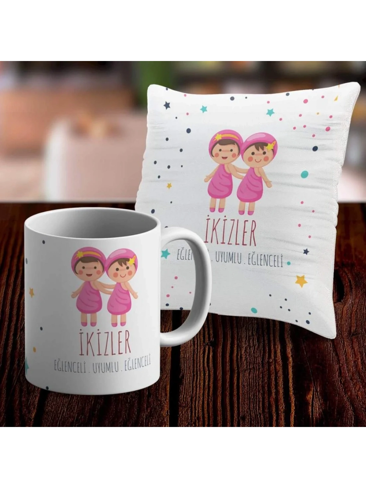 İkizler Tasarımlı Sevimli Kupa ve Yastık Kılıfı Seti