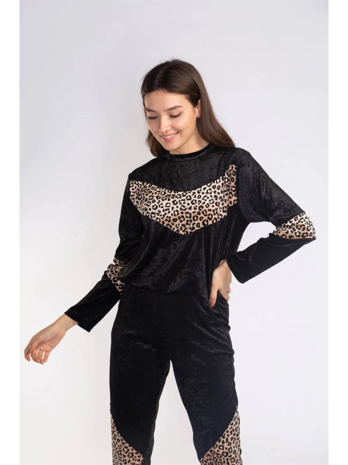Leopar Desenli Kadife Takım-SİYAH