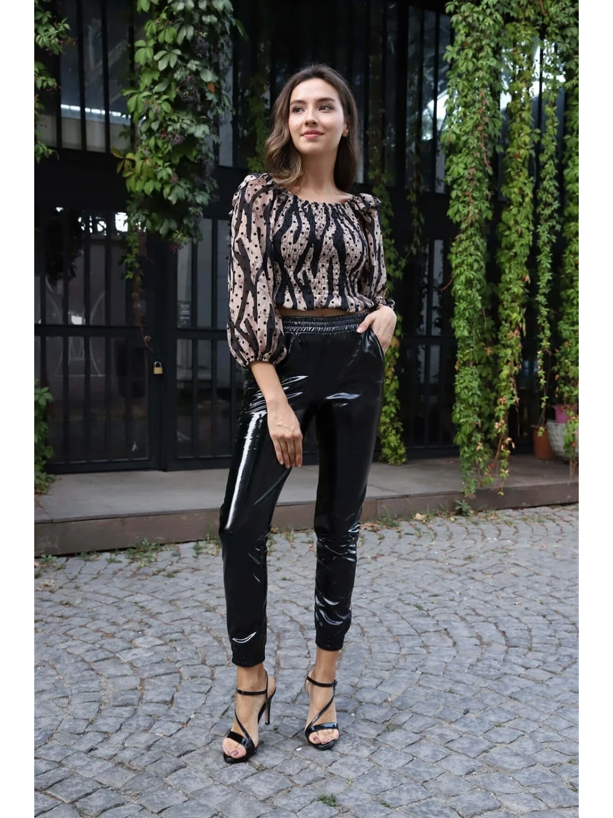 Madonna Yaka Crop Bluz - BEJ