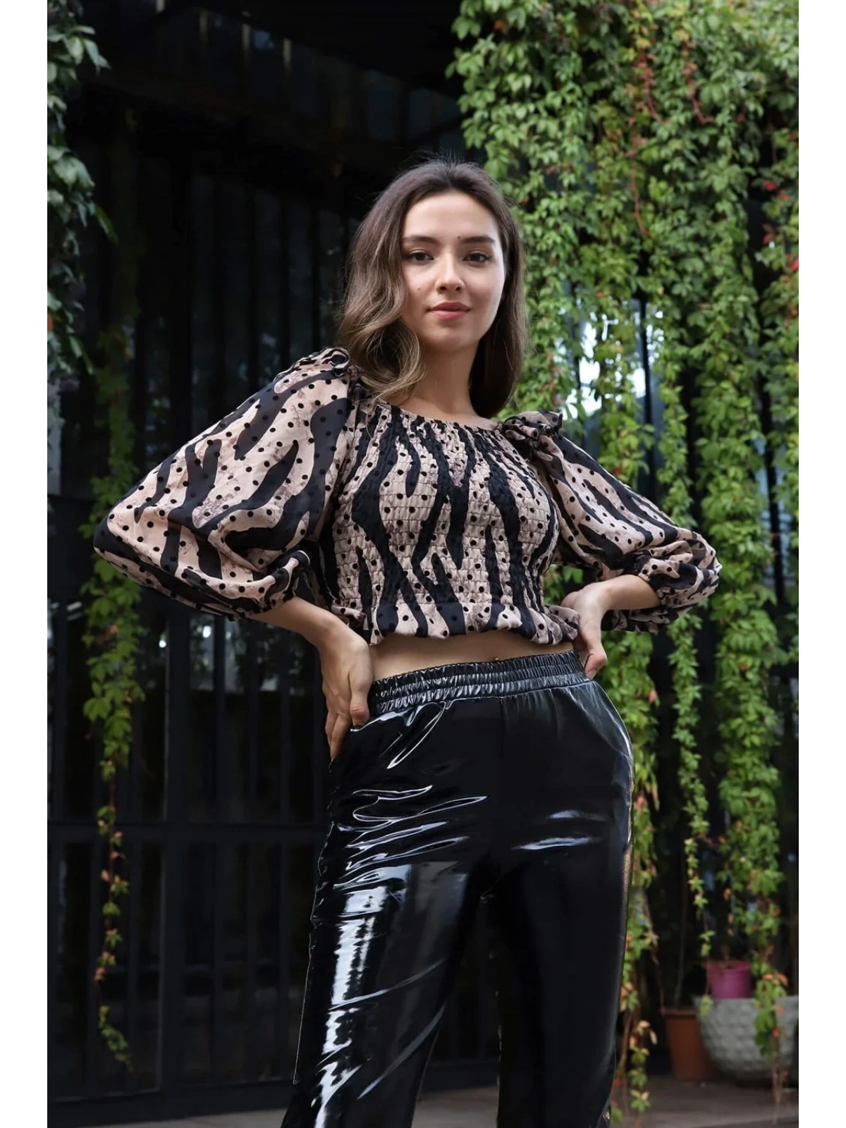 Madonna Yaka Crop Bluz - BEJ