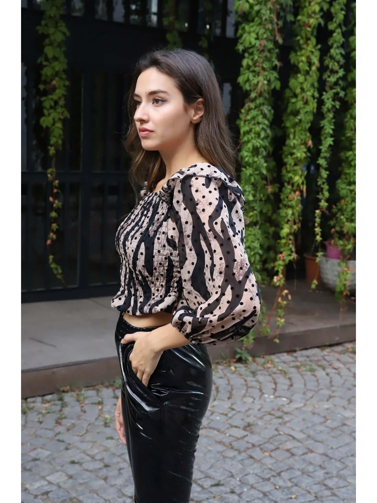 Madonna Yaka Crop Bluz - BEJ