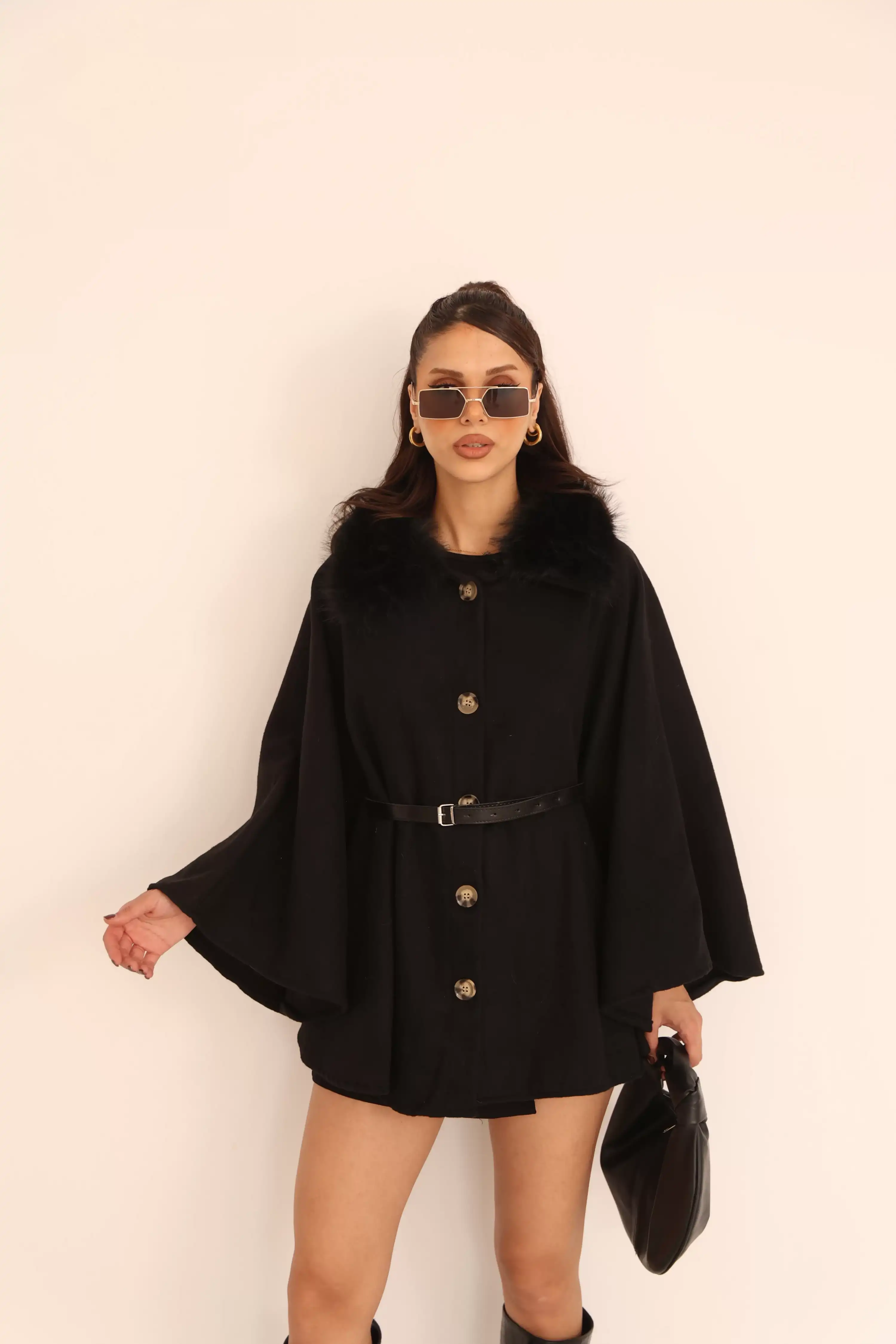 YAKA KÜRK KEMERLİ PANÇO-SİYAH