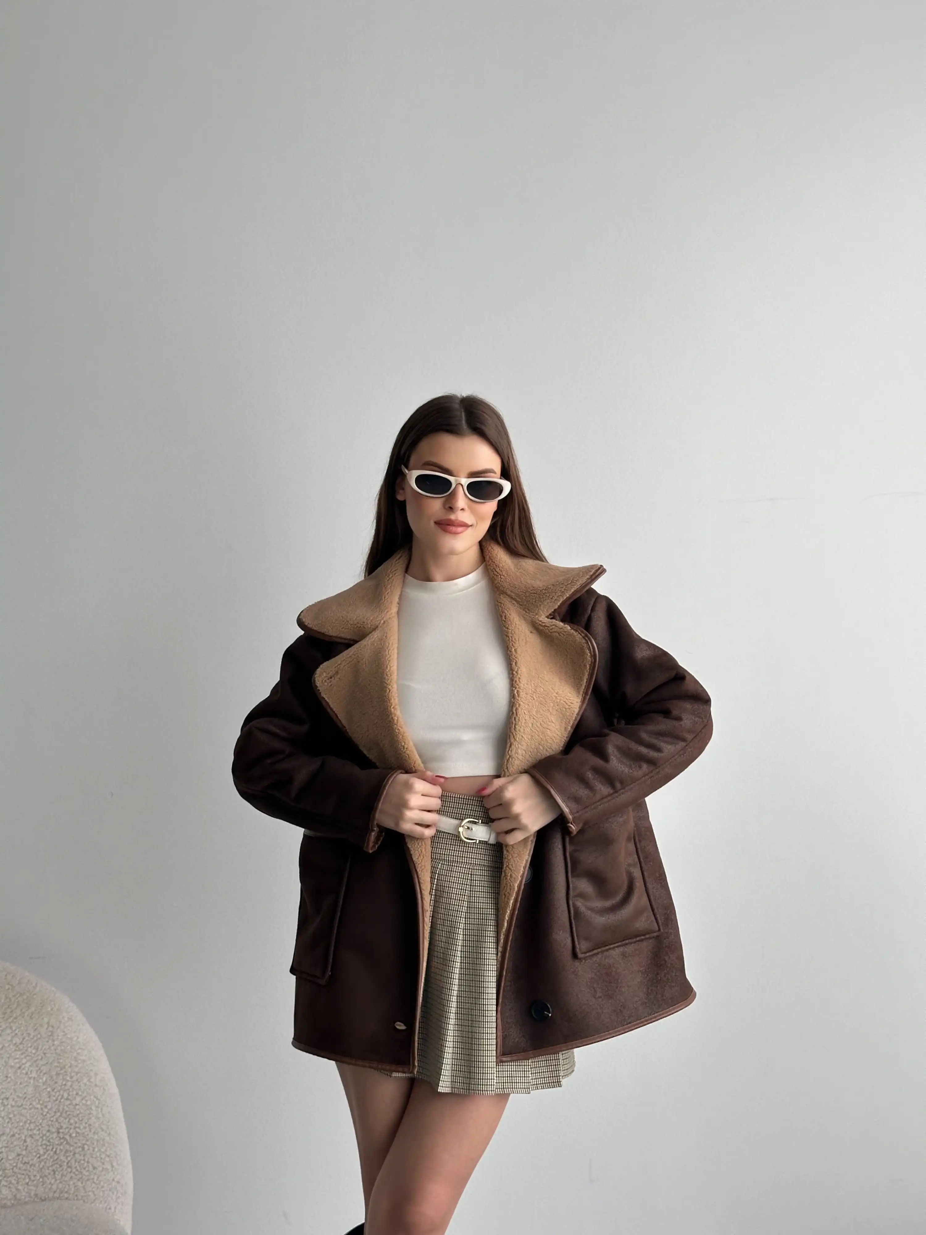 İÇİ PELUŞ DÜĞMELİ OVERSİZE MONT-KAHVE