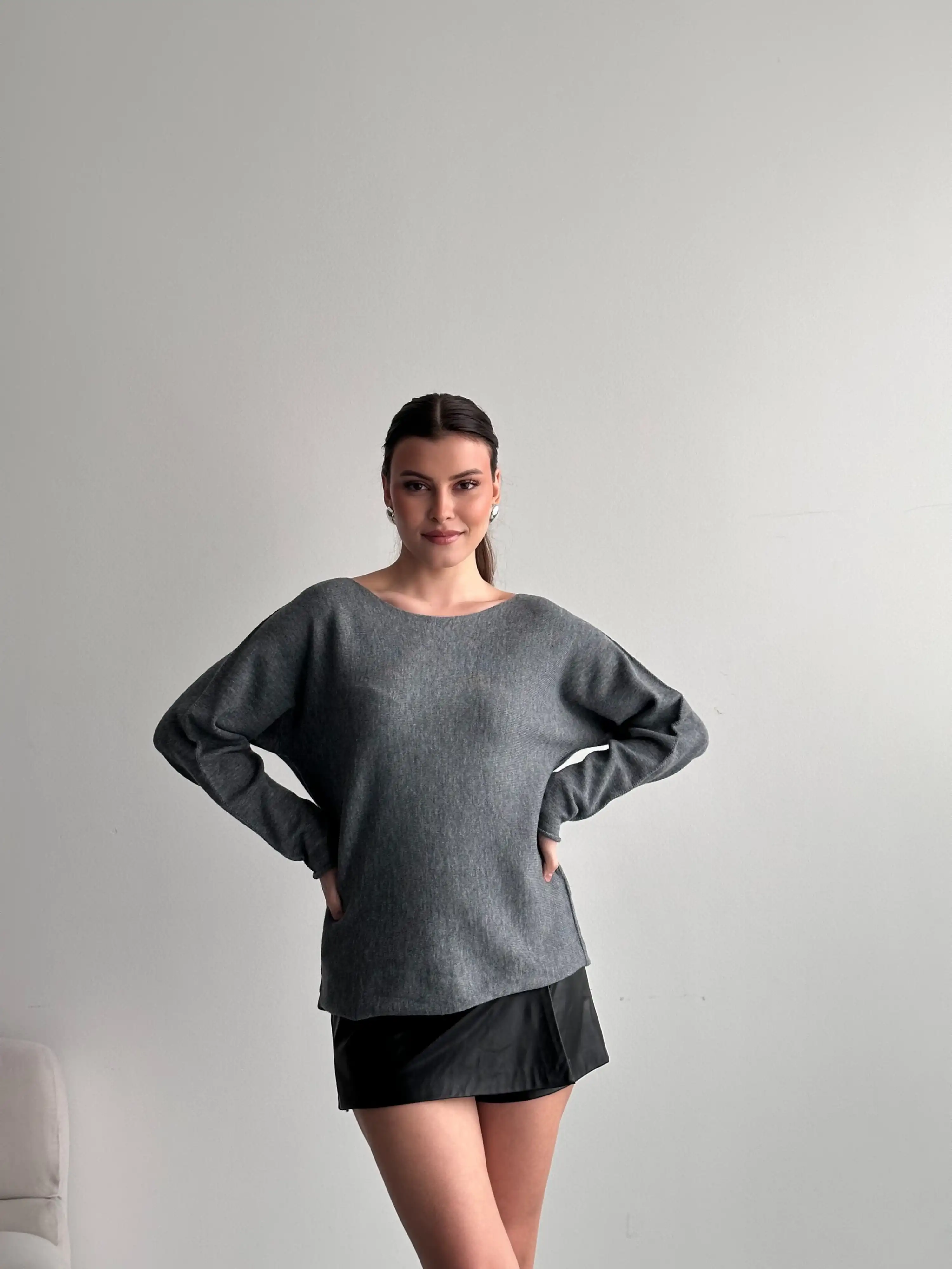 YUMUŞAK DOKULU KAYIK YAKA KAZAK-GRİ