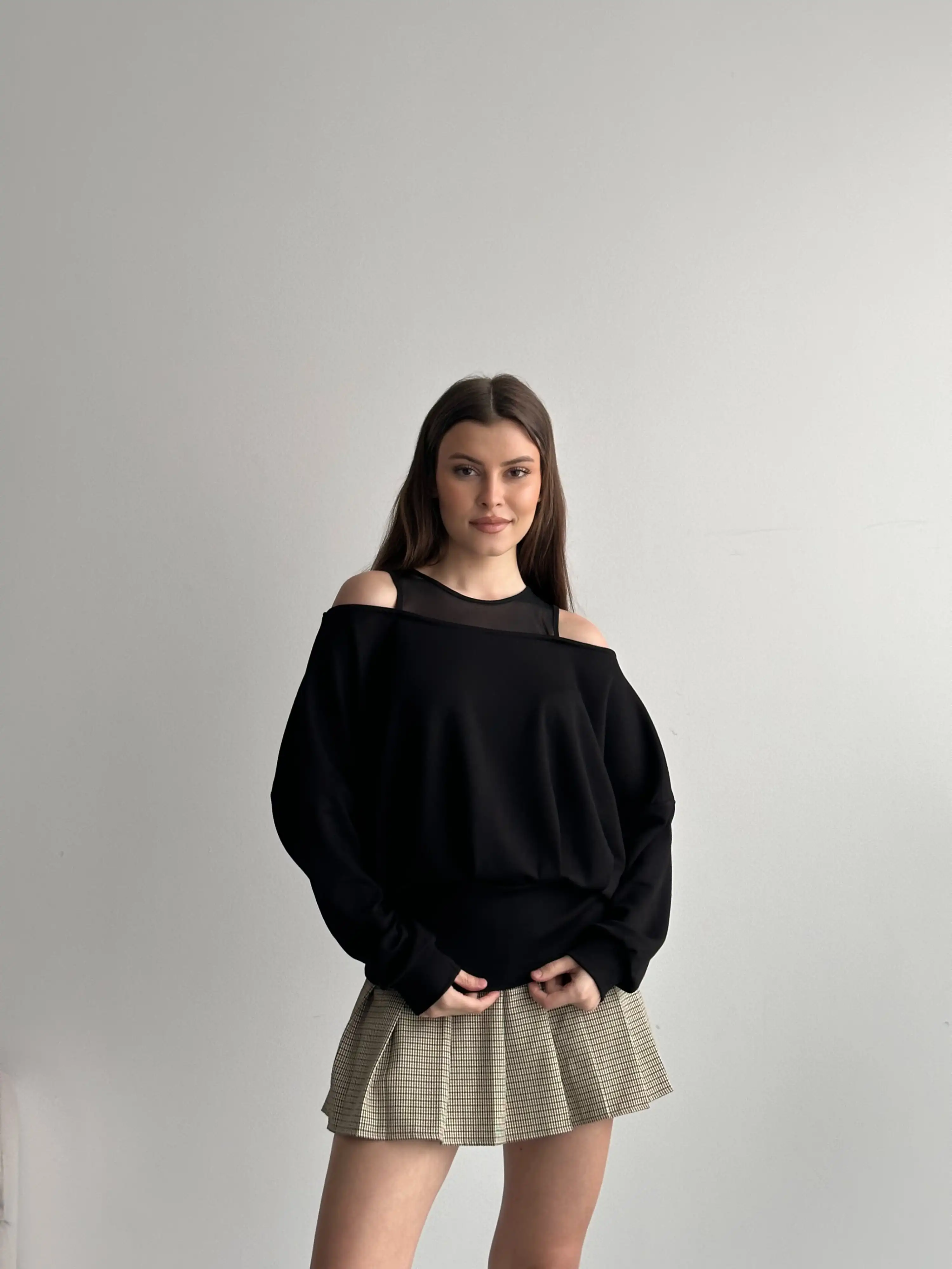 OMUZ TÜL DETAYLI MODAL BLUZ-SİYAH