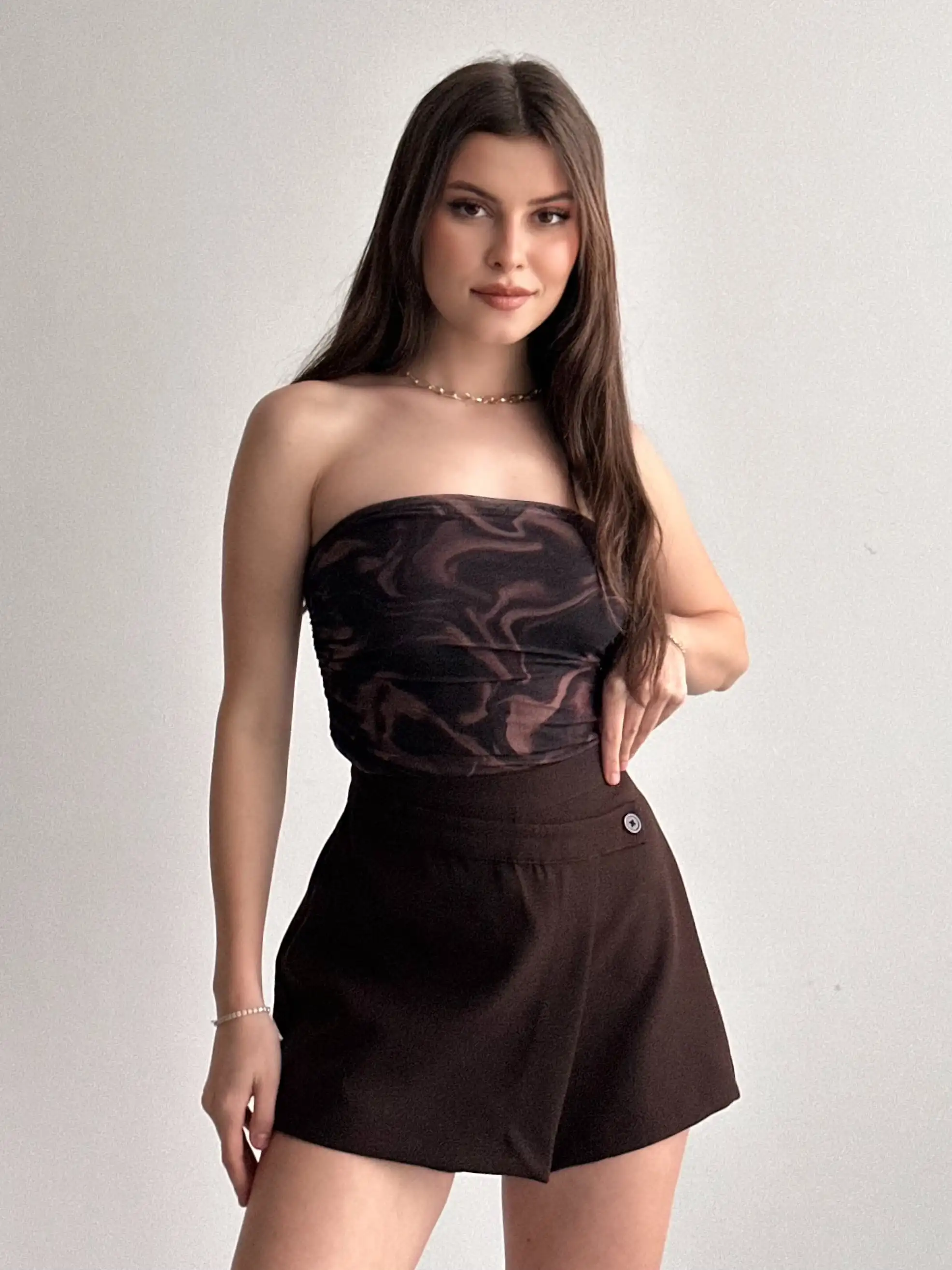 YANDAN DÜĞME DETAYLI ŞORT ETEK-KAHVE