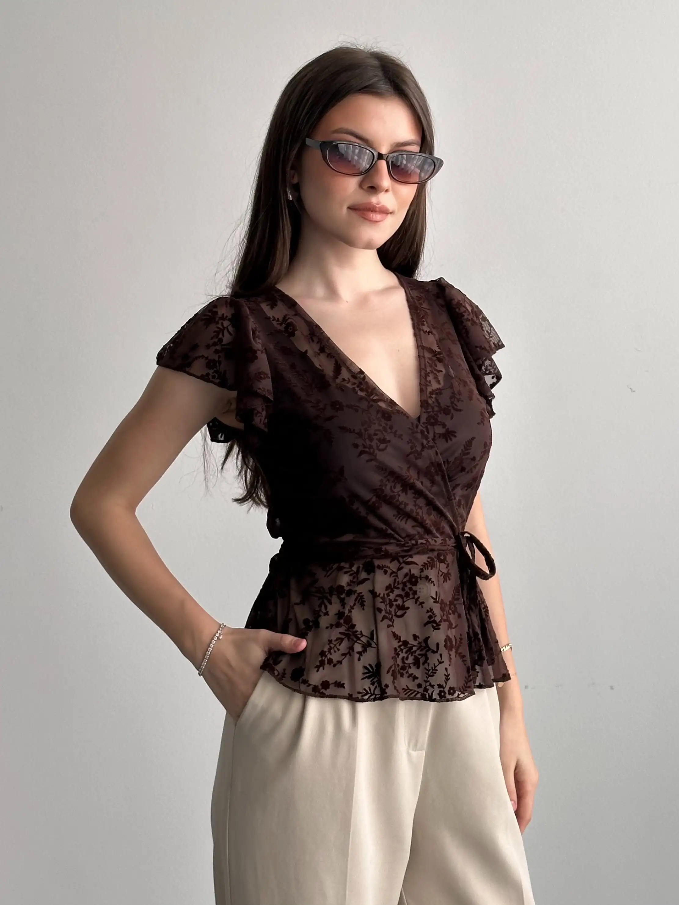 BÜZGÜLÜ TÜL BLUZ-KAHVE