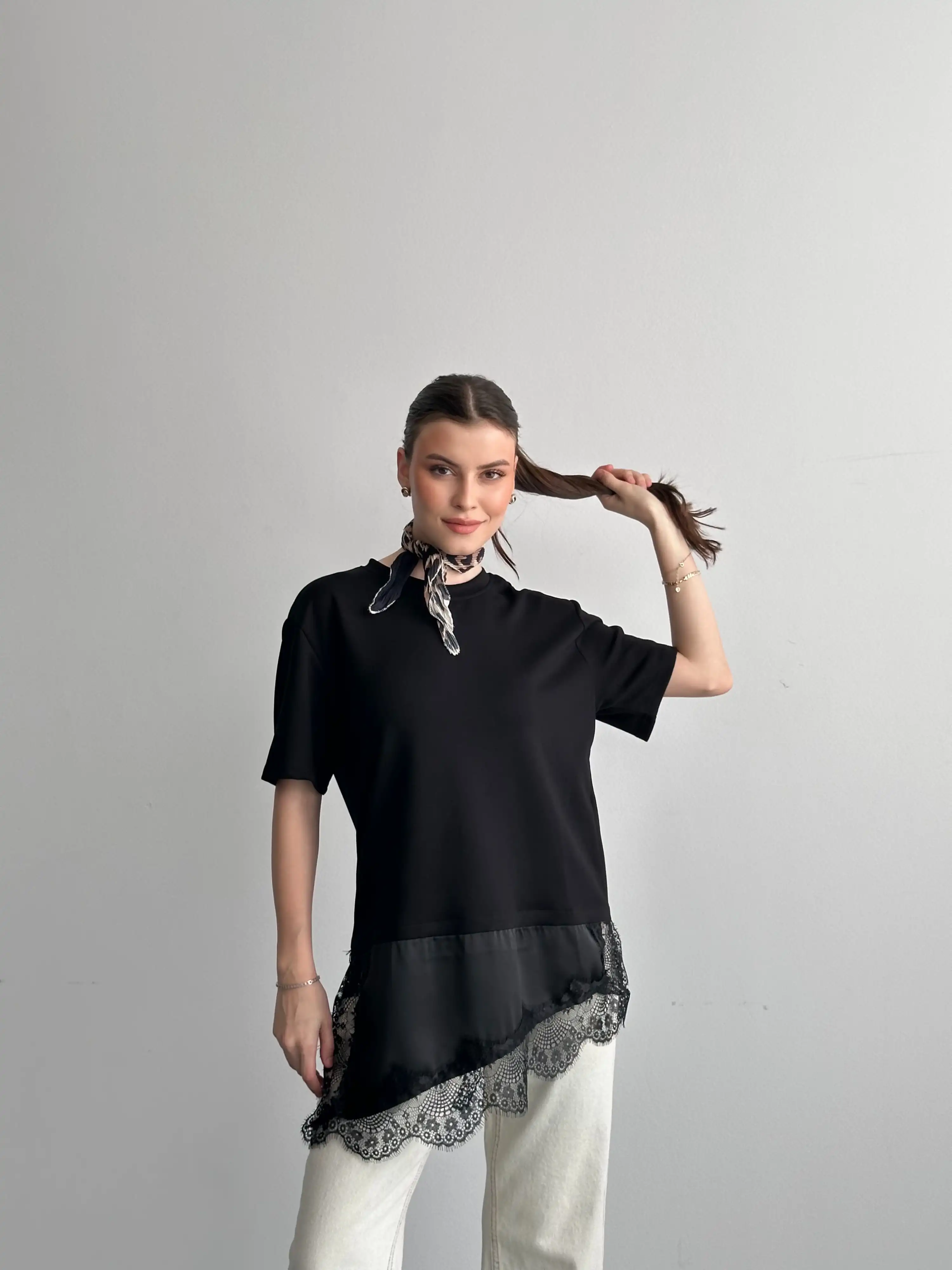 DANTEL DETAYLI OVERSIZE BLUZ-SİYAH