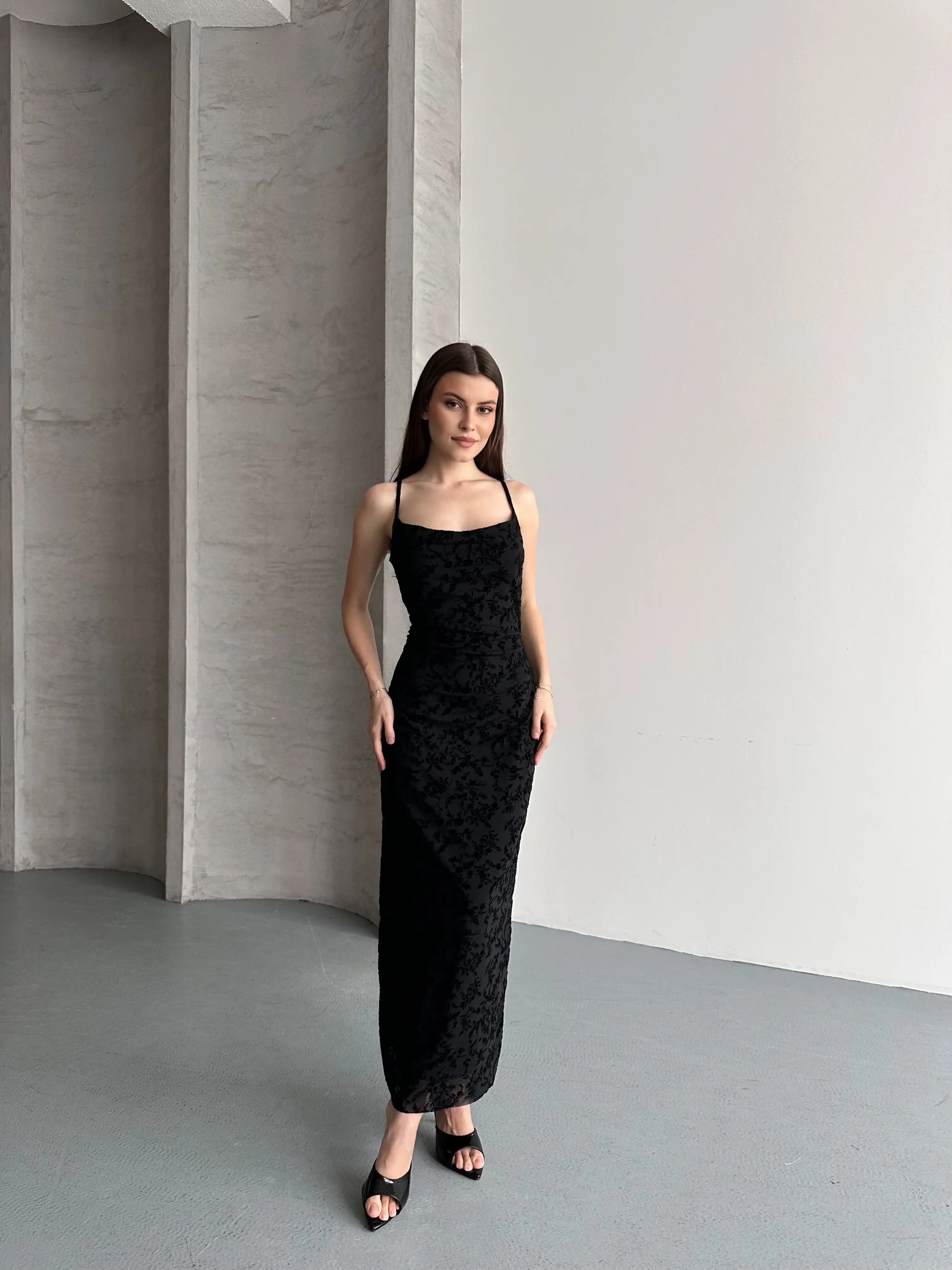 FLOR DESENLİ ASKILI TÜL ELBİSE-SİYAH