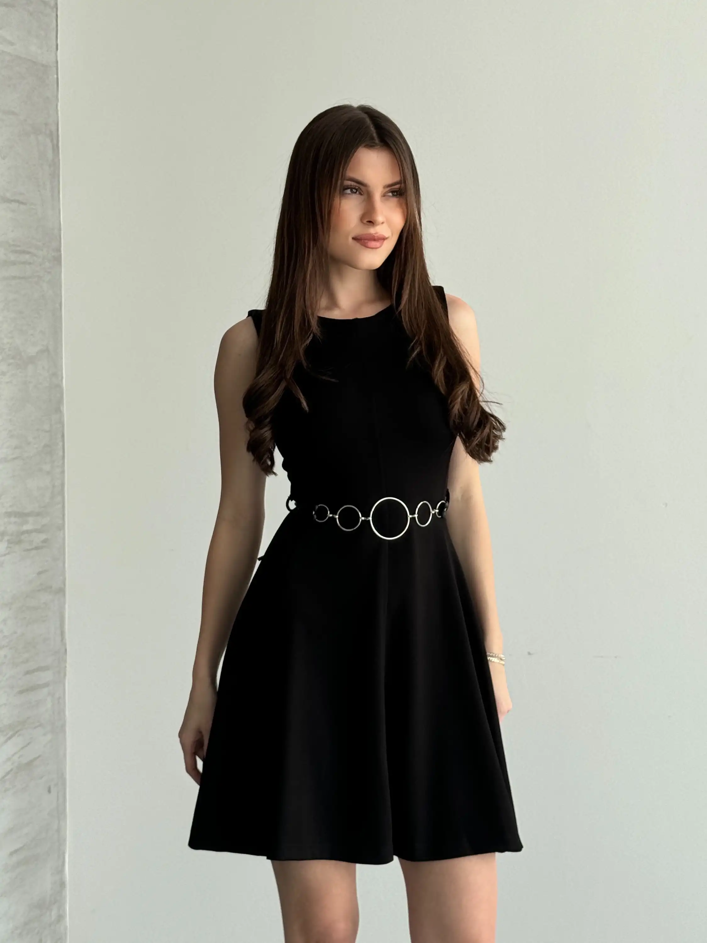 ALTI VOLANLI SIFIR KOL ELBİSE-SİYAH