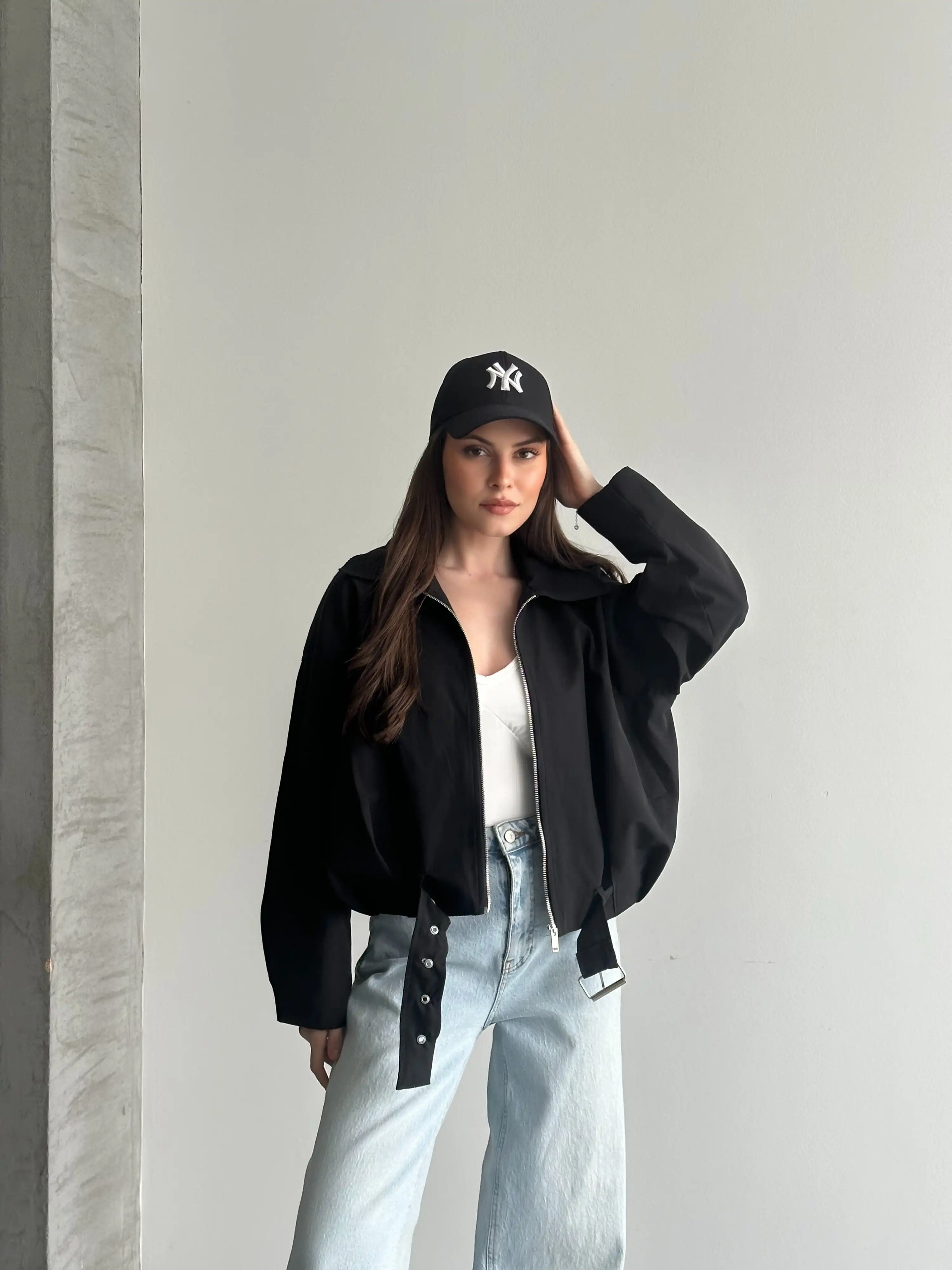 KEMER DETAYLI BOMBER CEKET-SİYAH