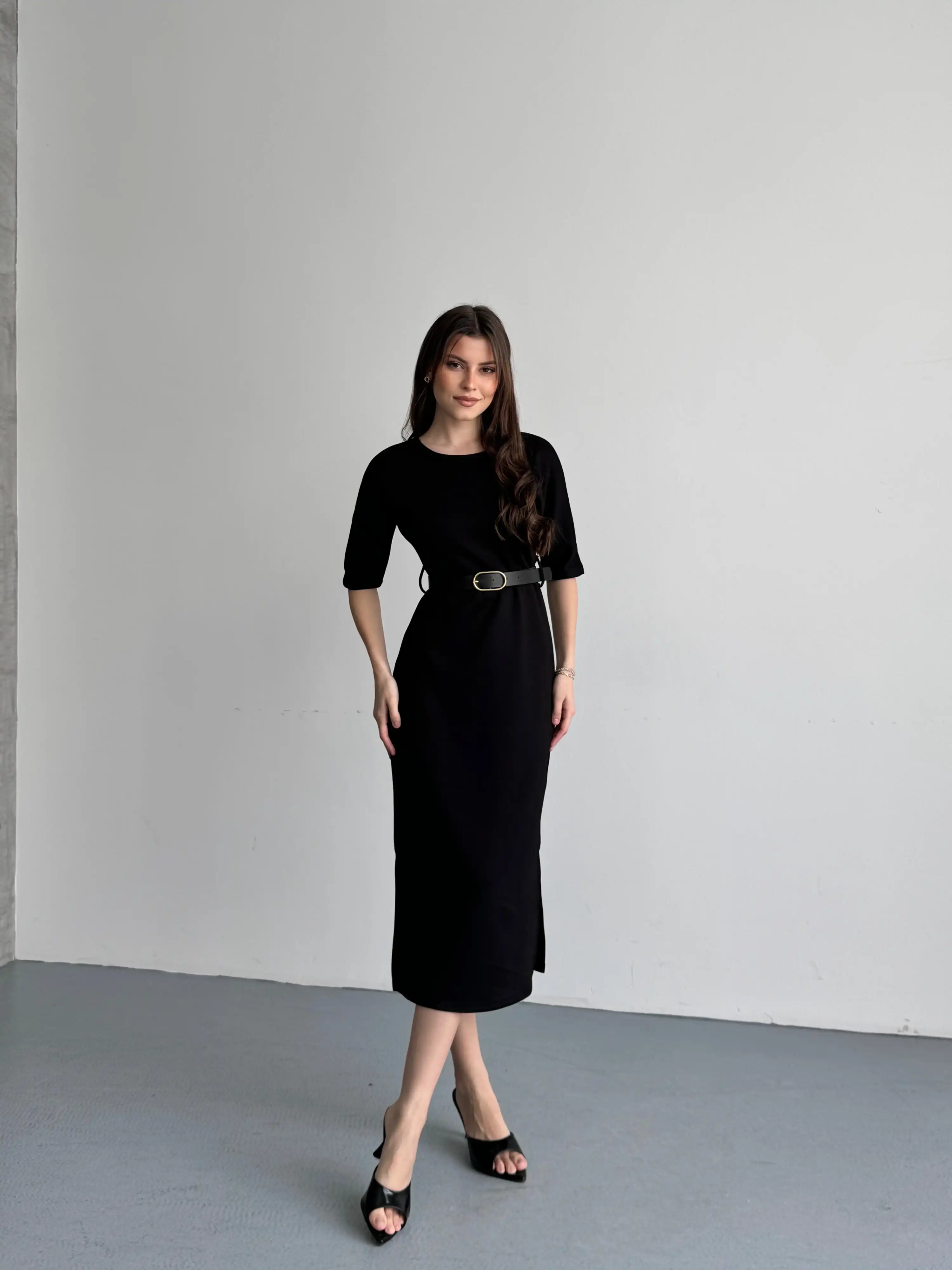 KEMER DETAYLI MİDİ ELBİSE-SİYAH