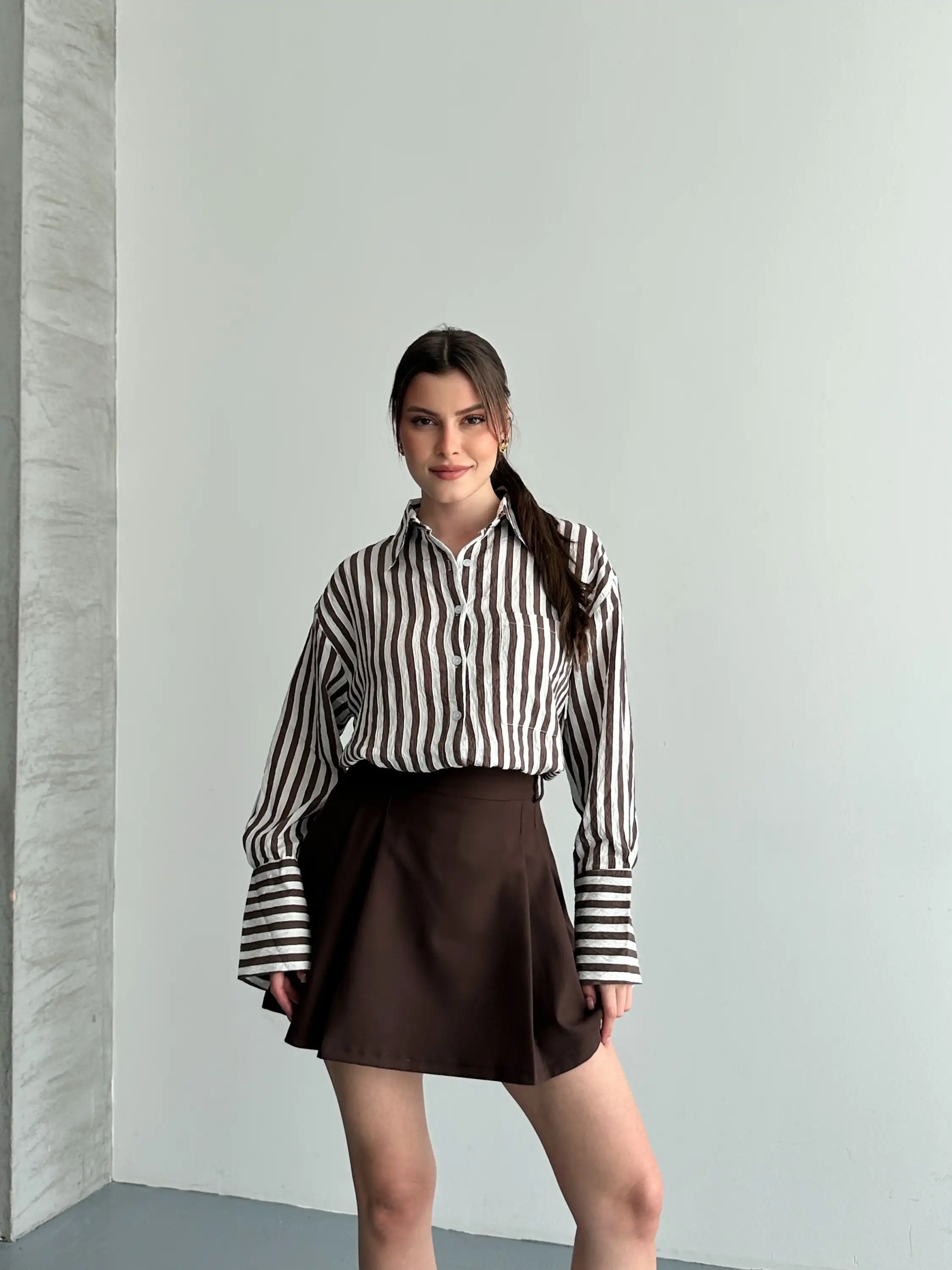 OVERSIZE ÇİZGİLİ CEPLİ GÖMLEK-KAHVE