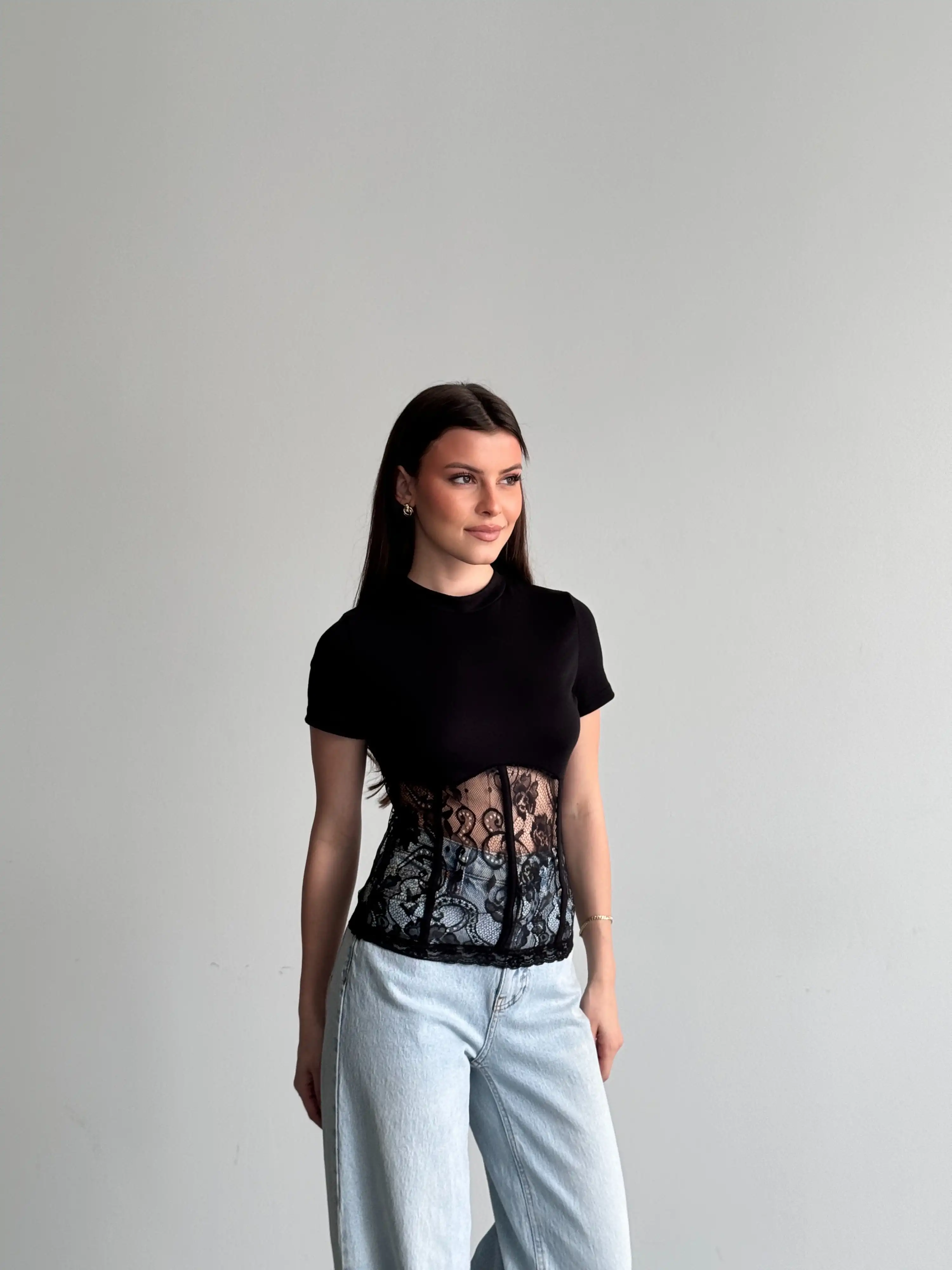 ALTI DANTEL DETAYLI KORSE GÖRÜNÜMLÜ BLUZ-SİYAH