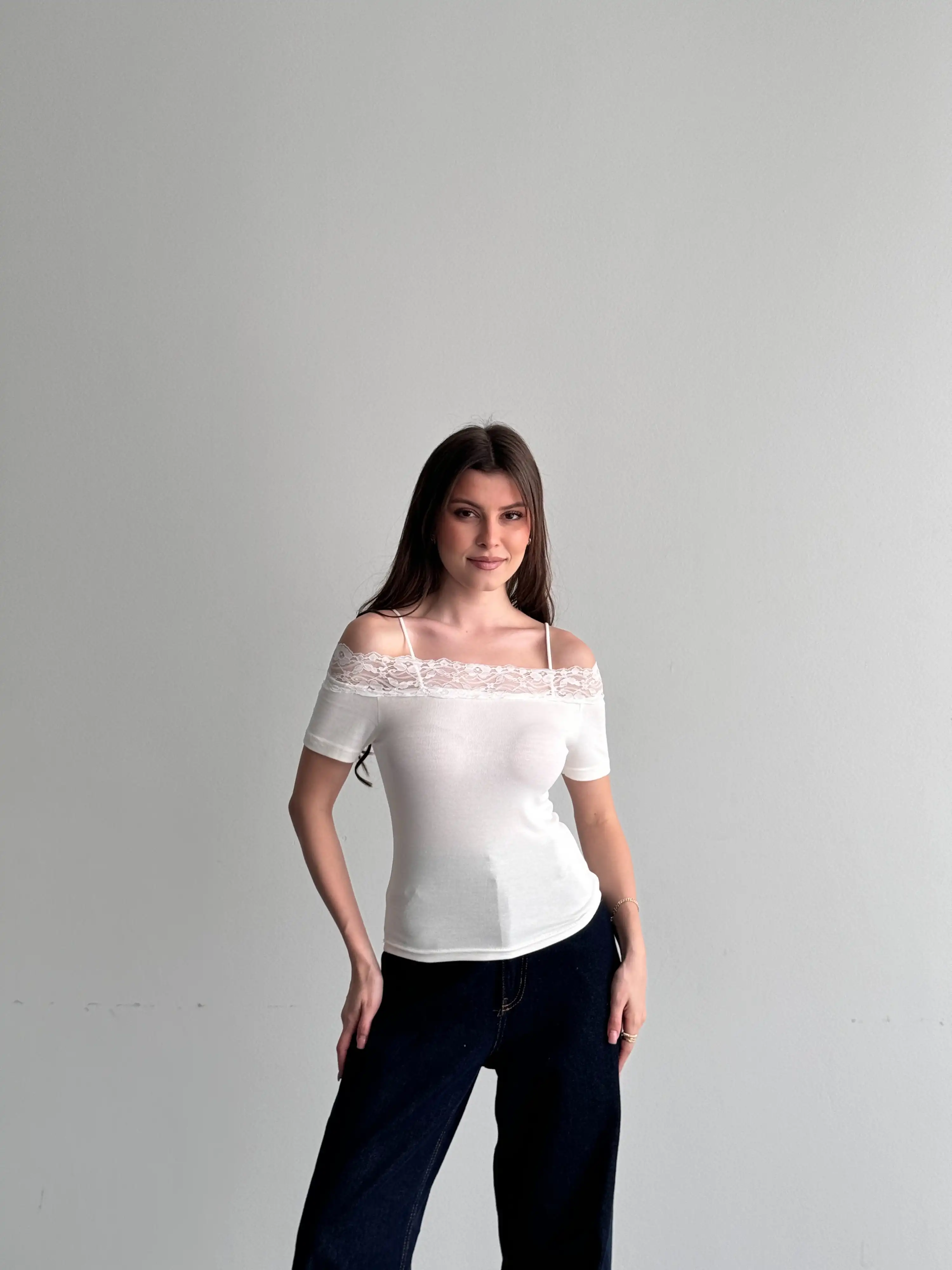 DANTEL DETAYLI MADONNA YAKA BLUZ-BEYAZ