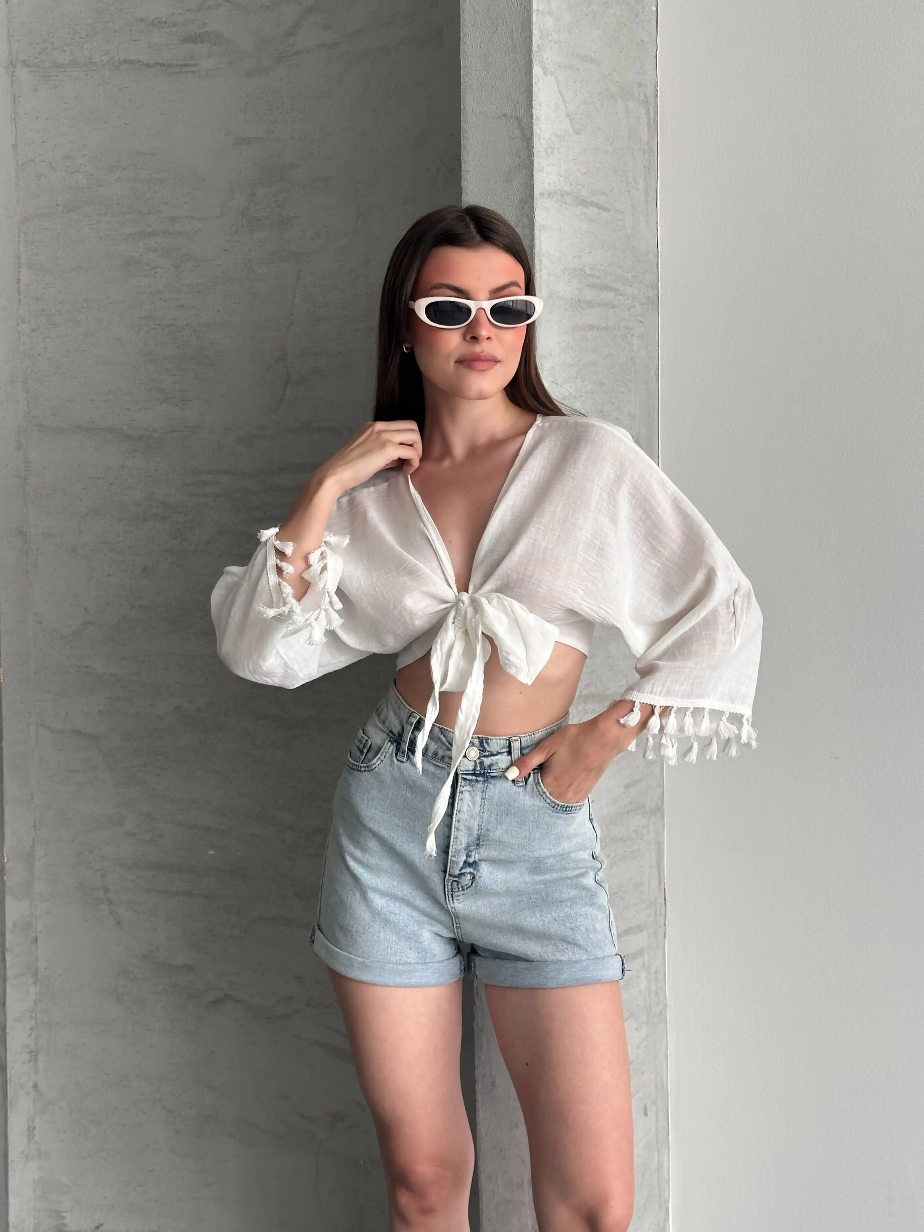 PONPON PÜSKÜLLÜ BAĞLAMALI BOLERO-BEYAZ