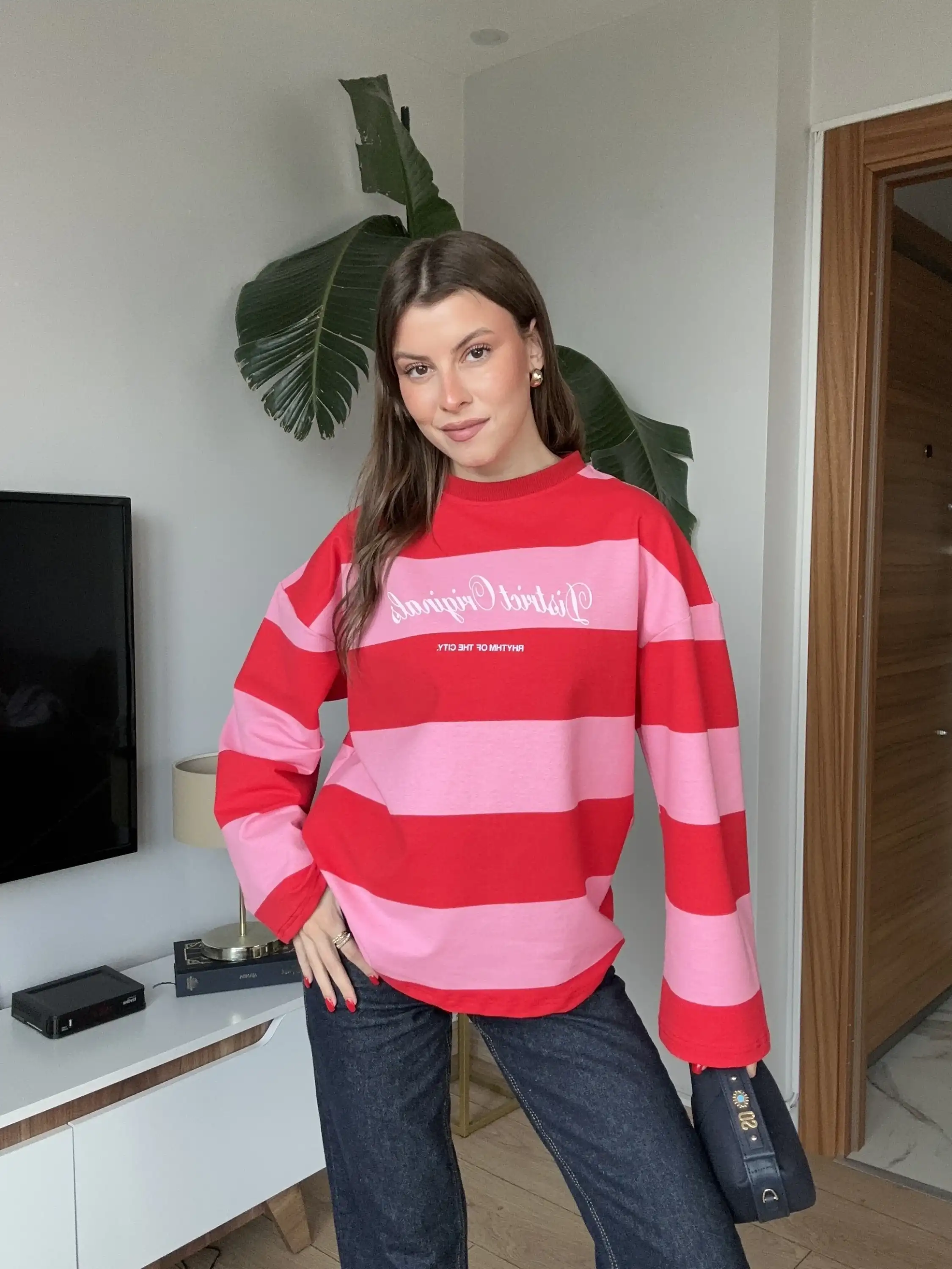 ÇİZGİLİ YAZI BASKILI OVERSİZE SWEATSHİRT-PEMBE
