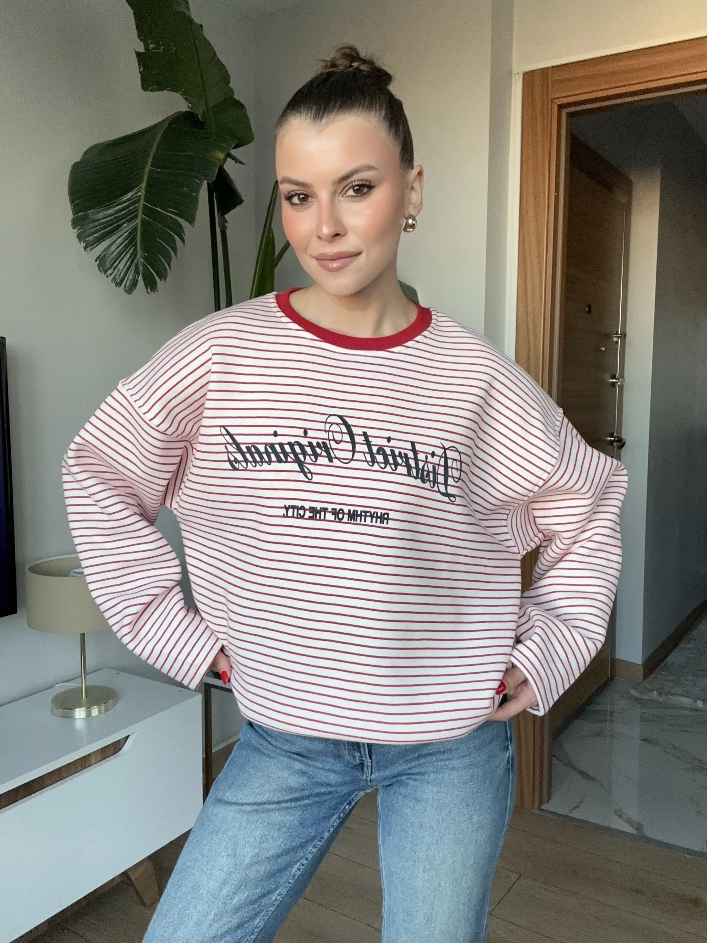 İÇİ ŞARDONLU KIRMIZI ÇİZGİLİ SWEATSHİRT