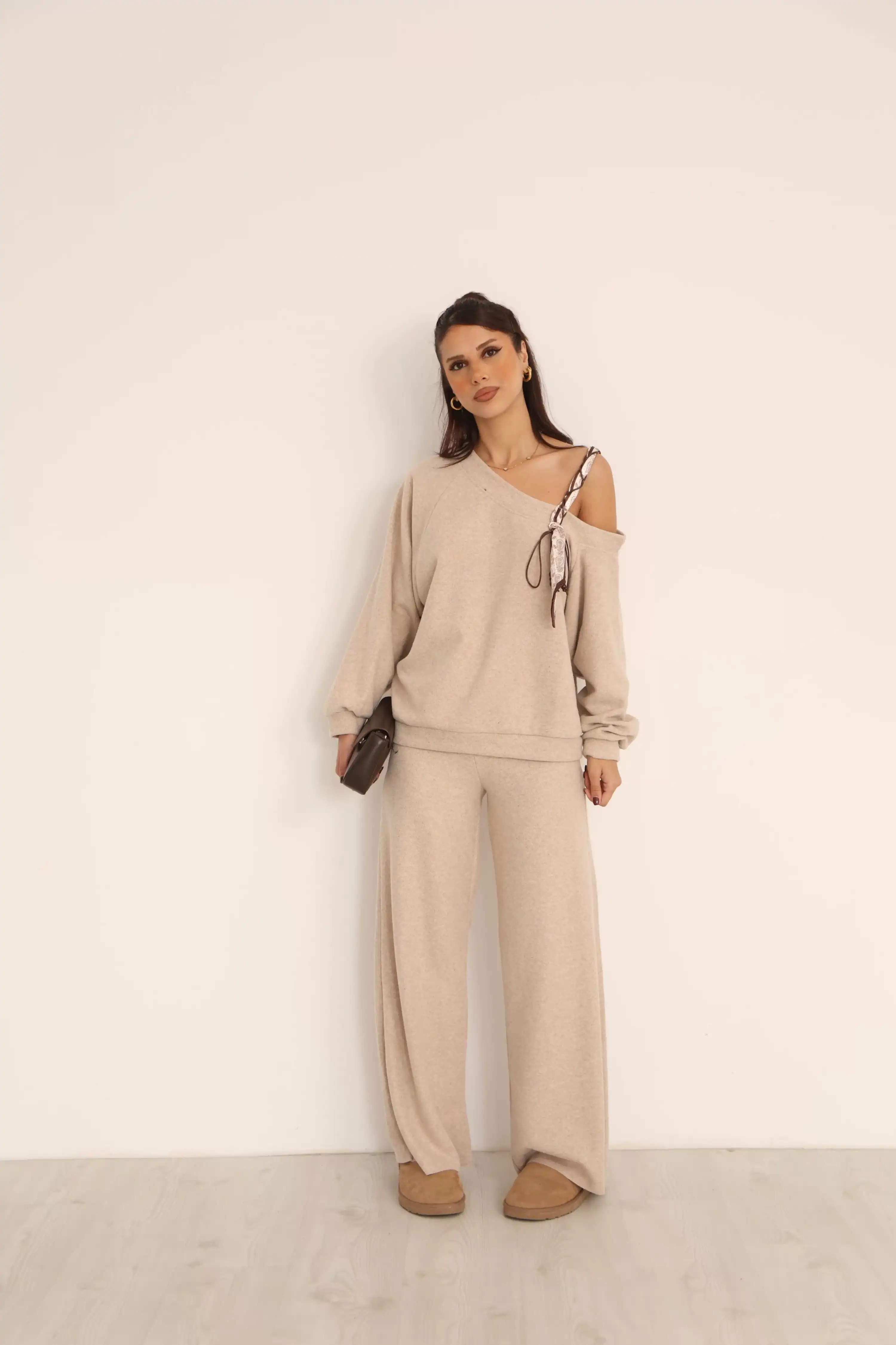 TEK OMUZ ŞAL DETAYLI SELANİK TAKIM-BEJ