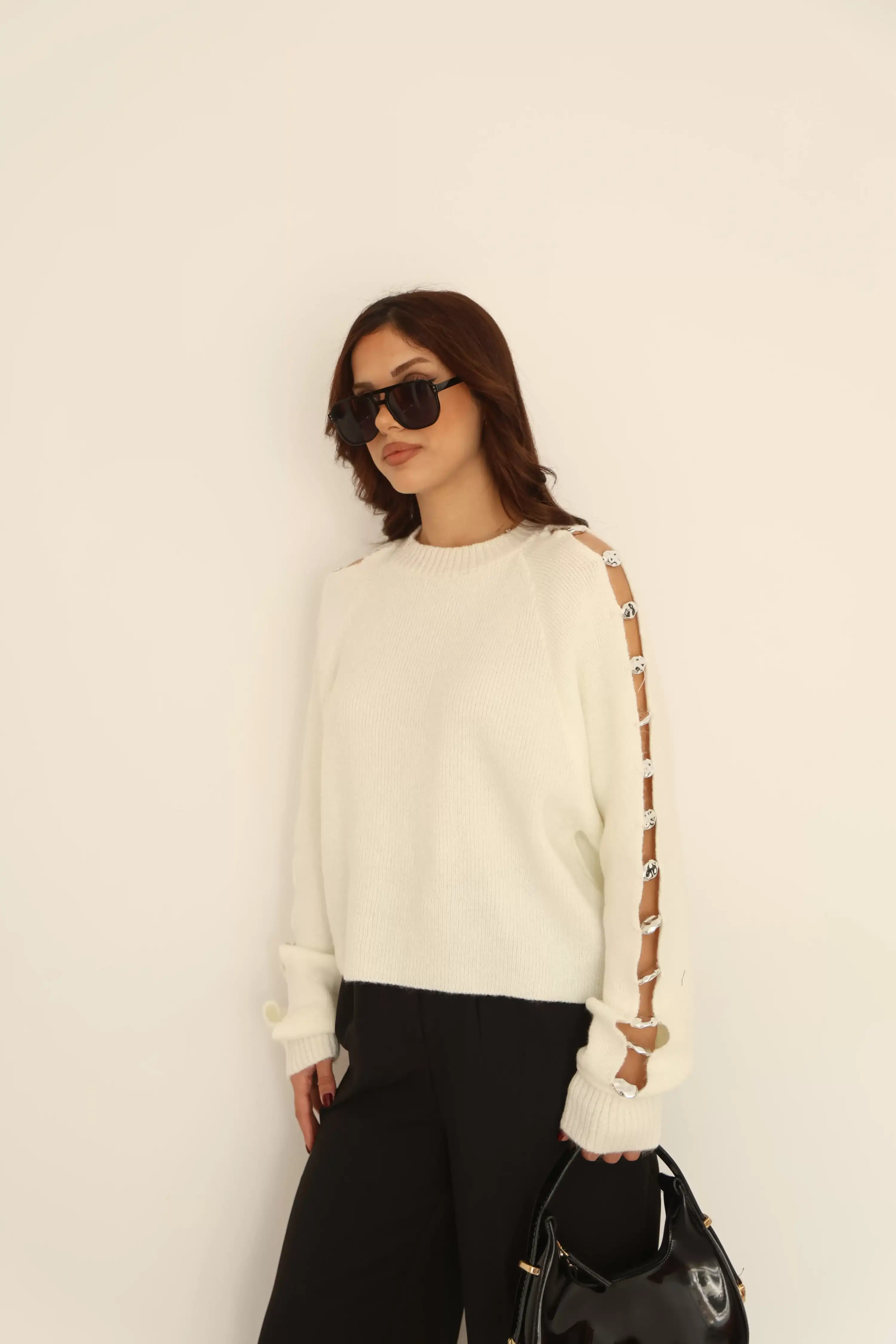 AKSESUAR DETAYLI TRİKO KAZAK-BEYAZ