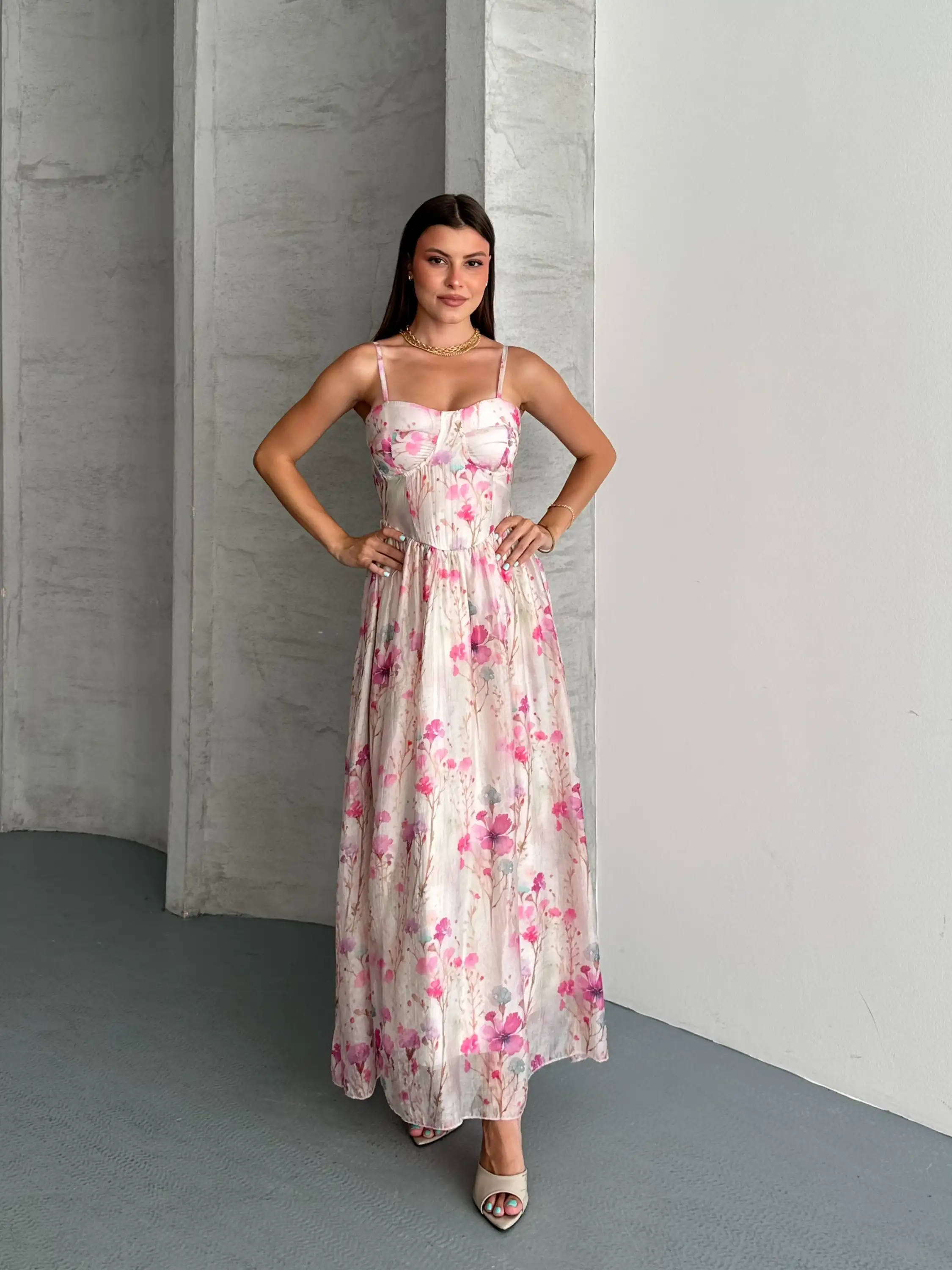 ASKILI GLOBLU ÇİÇEK DESENLİ ELBİSE-PEMBE