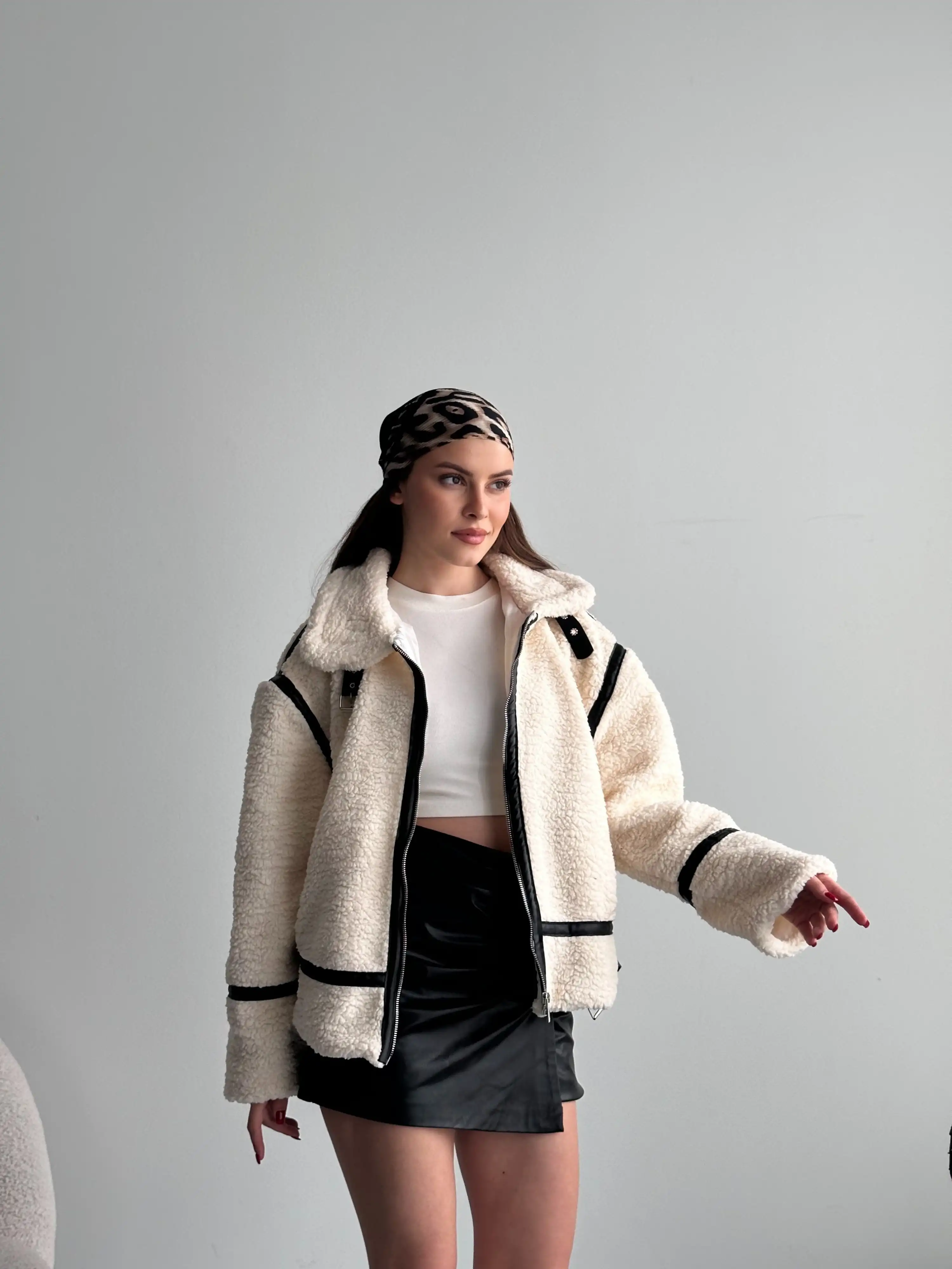 ASTARLI PELUŞ BİKER CEKET-KREM