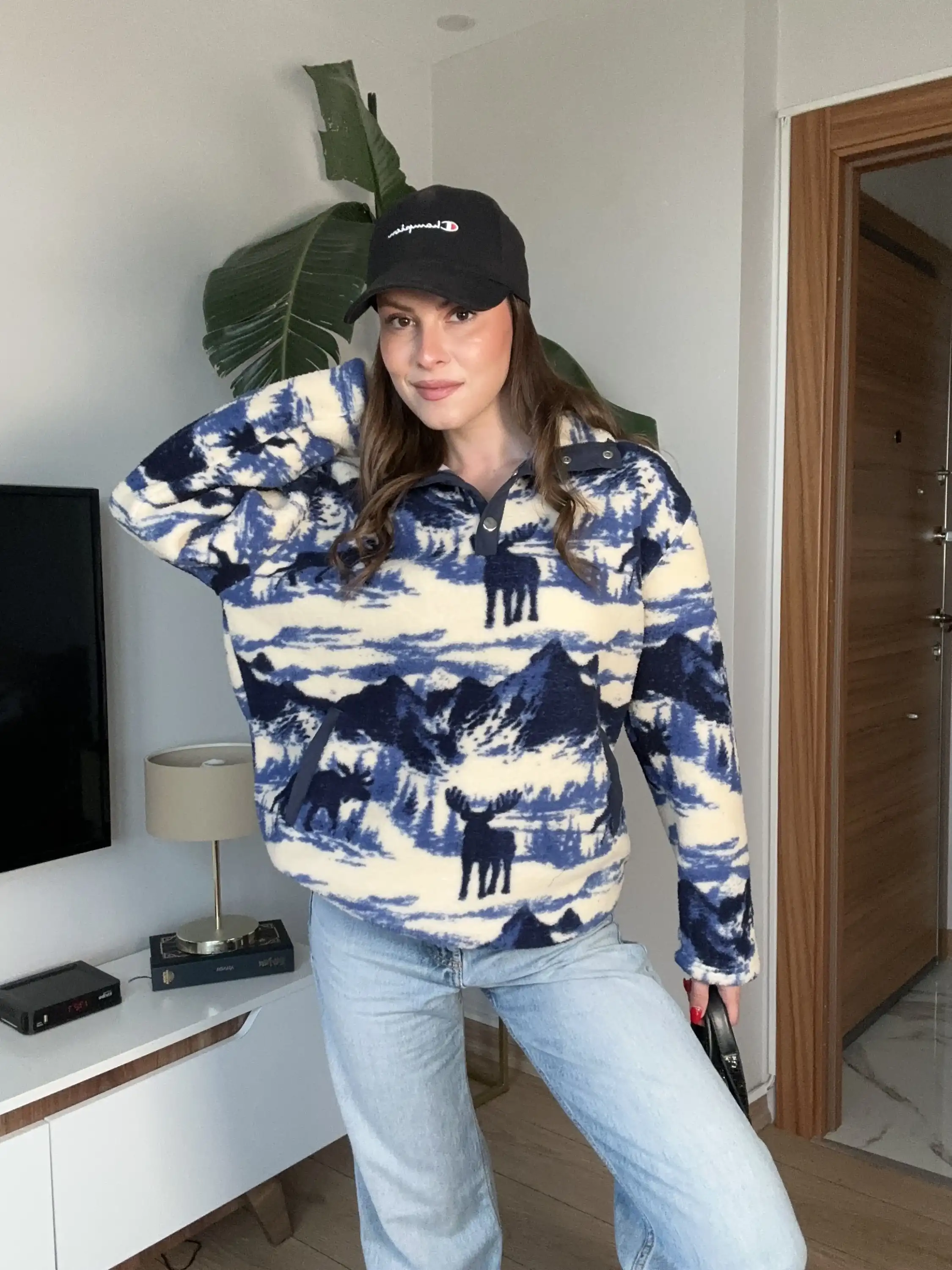 DAĞ DESENLİ ÇITÇIT YAKALI PELUŞ SWEATSHİRT-MAVİ