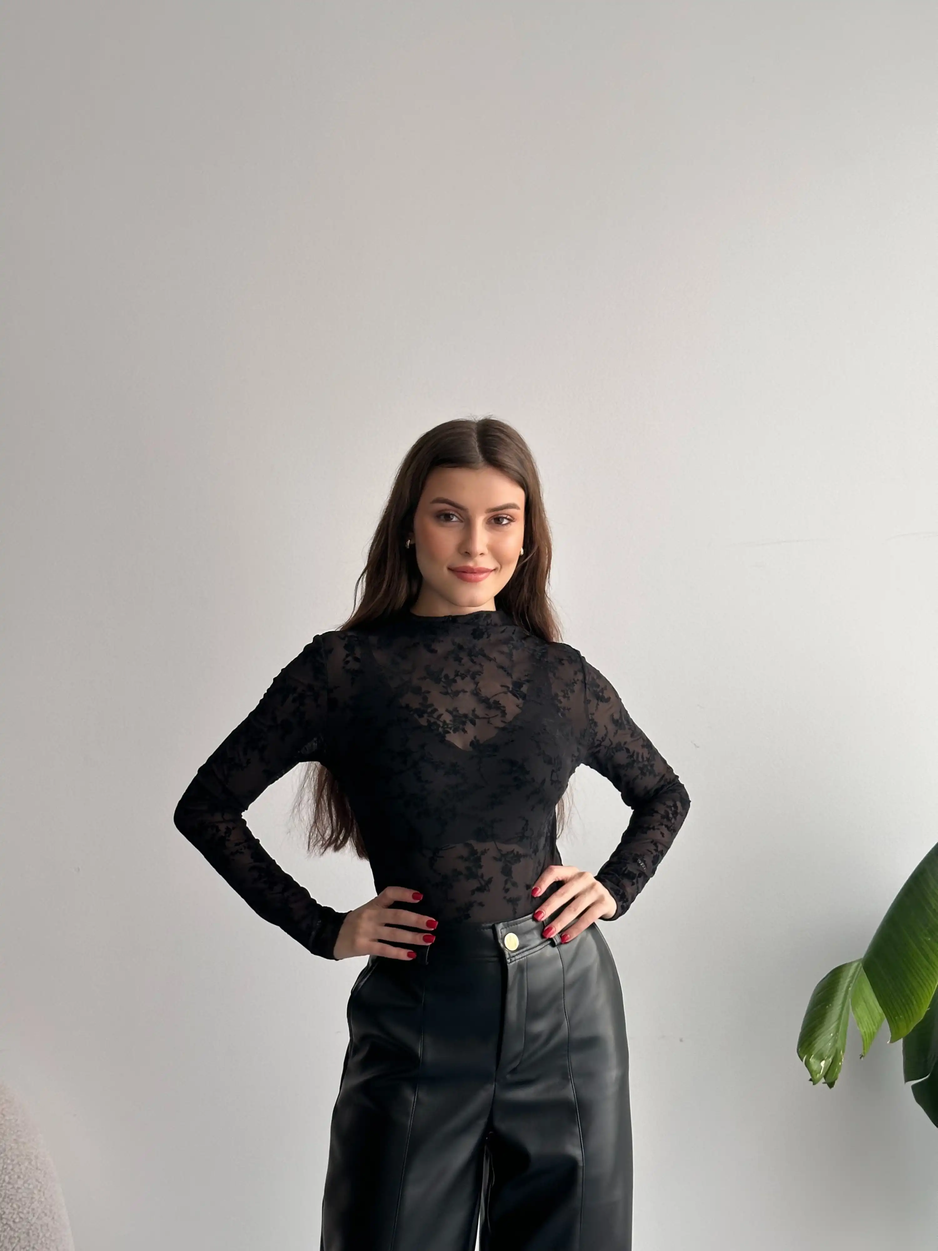 DANTEL DETAYLI BODYSUIT-SİYAH