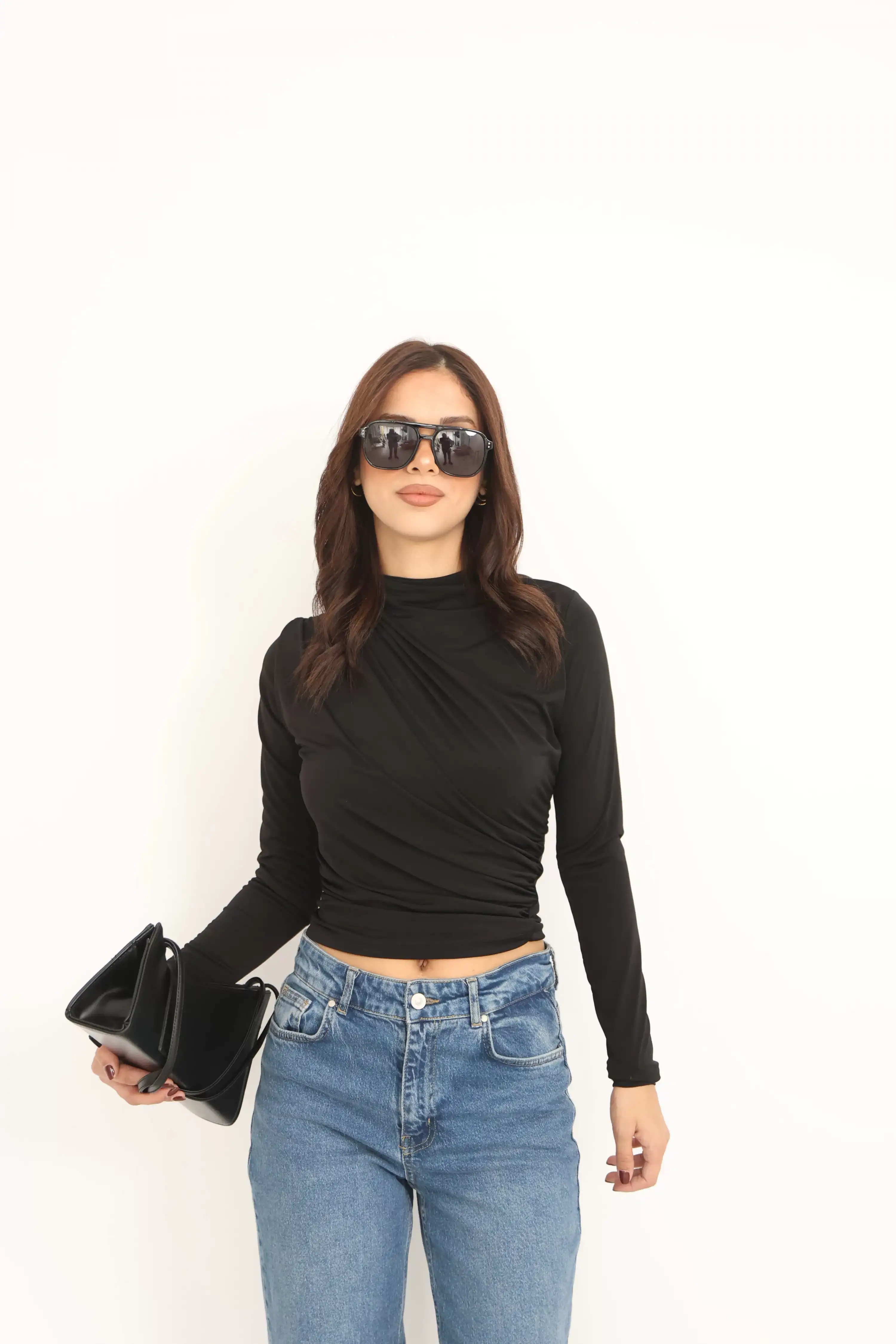 DİK YAKA YAN BÜZMELİ BLUZ-SİYAH