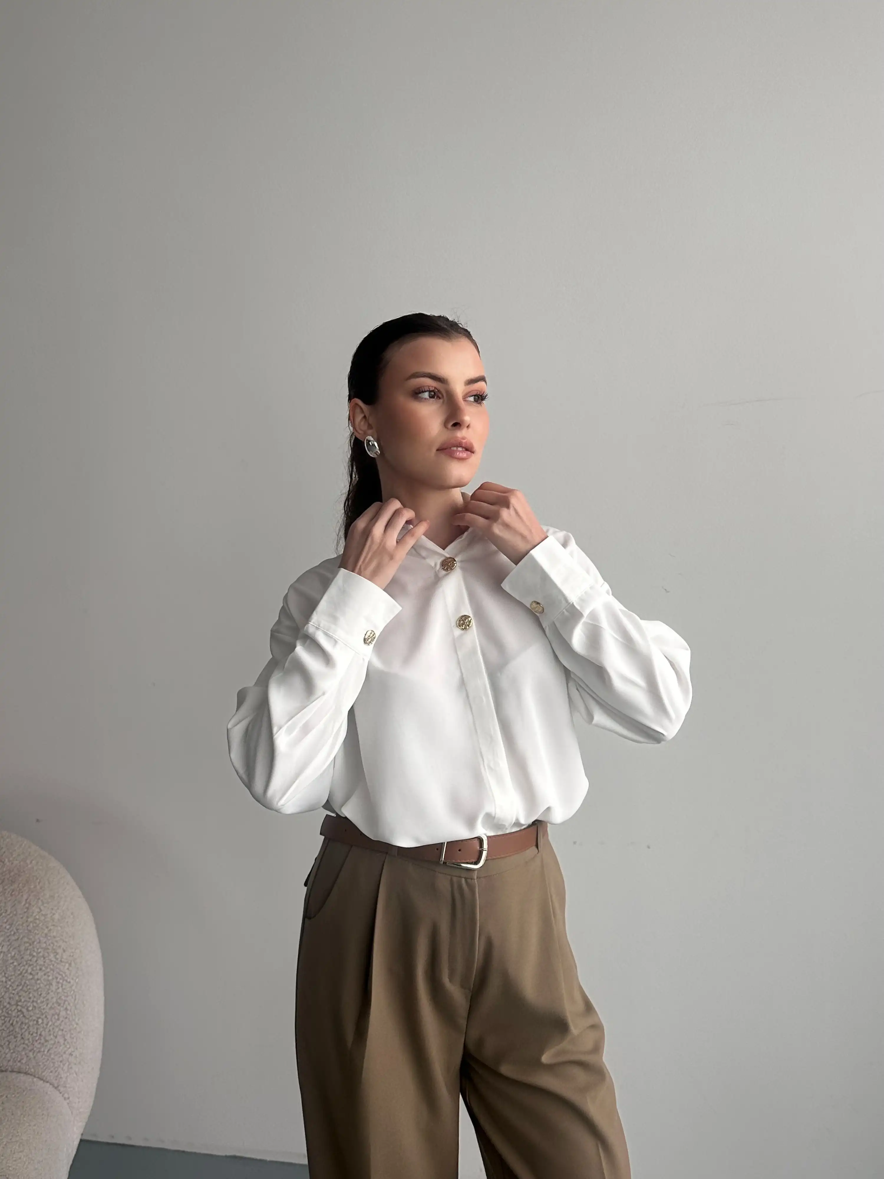 GOLD DÜĞME DETAYLI SATEN GÖMLEK-BEYAZ