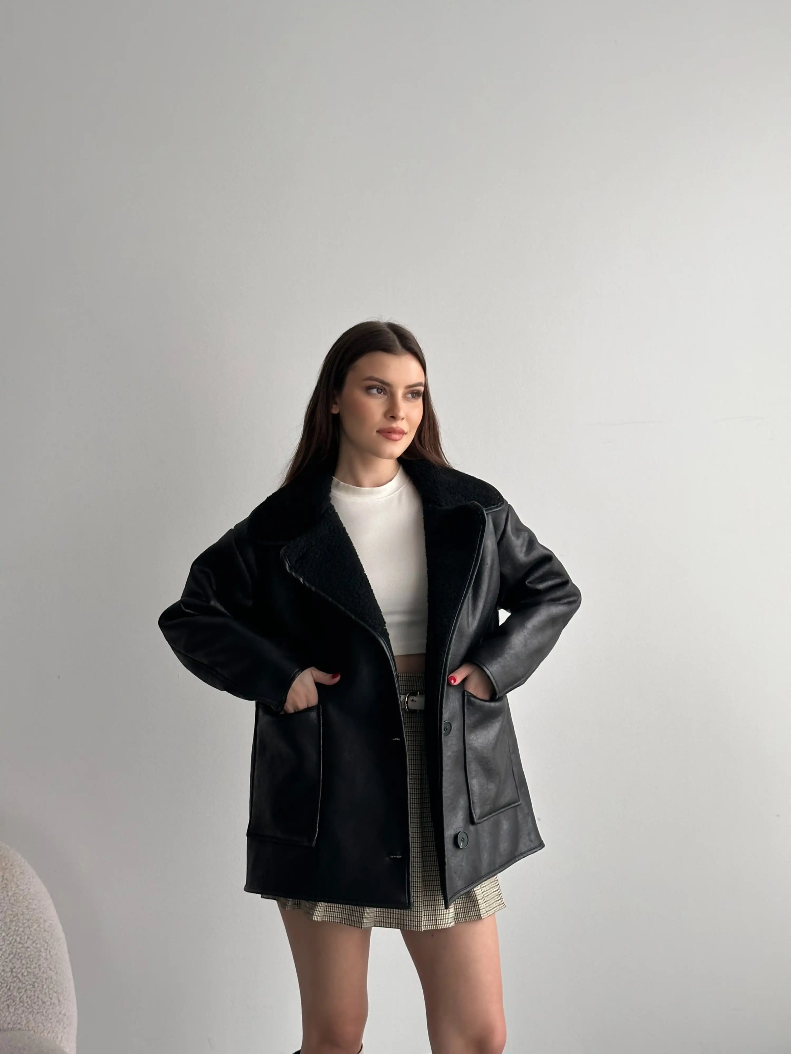 İÇİ PELUŞ DÜĞMELİ OVERSİZE MONT-SİYAH